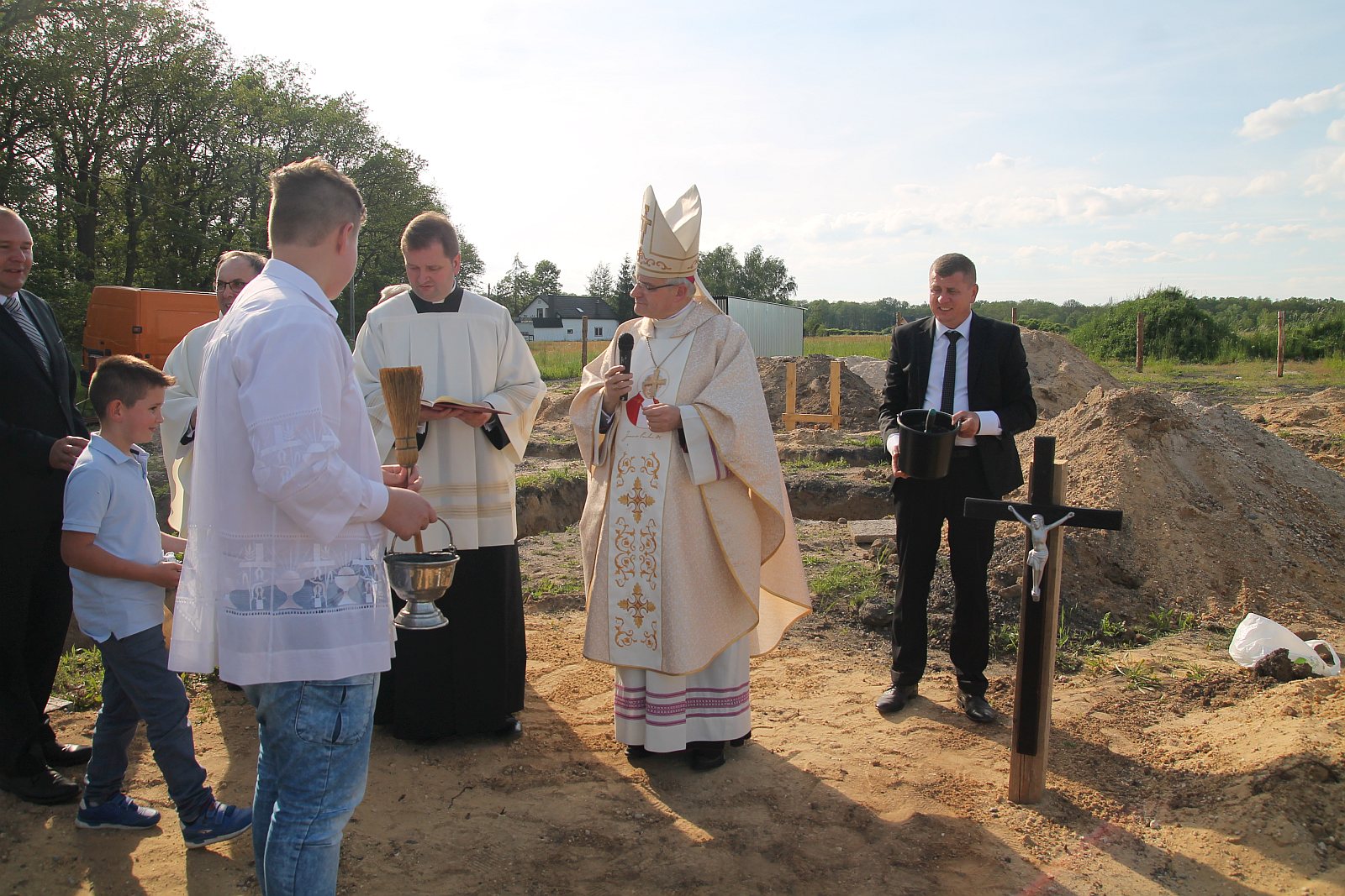 Poświęcenie kamienia węgielnego pod budowę kościoła