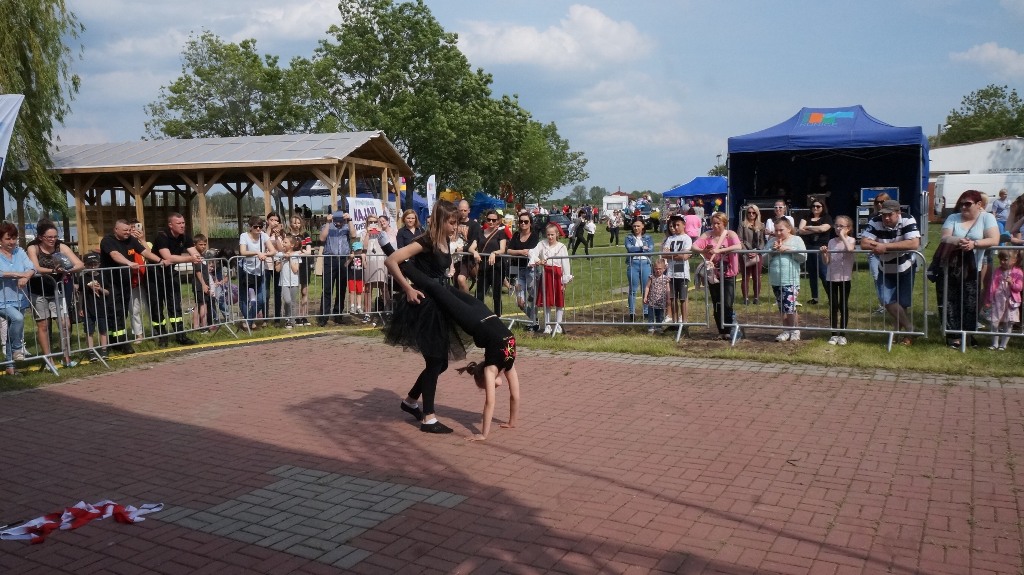 Lokalni artyści pokazali umiejętności taneczne i wokalne