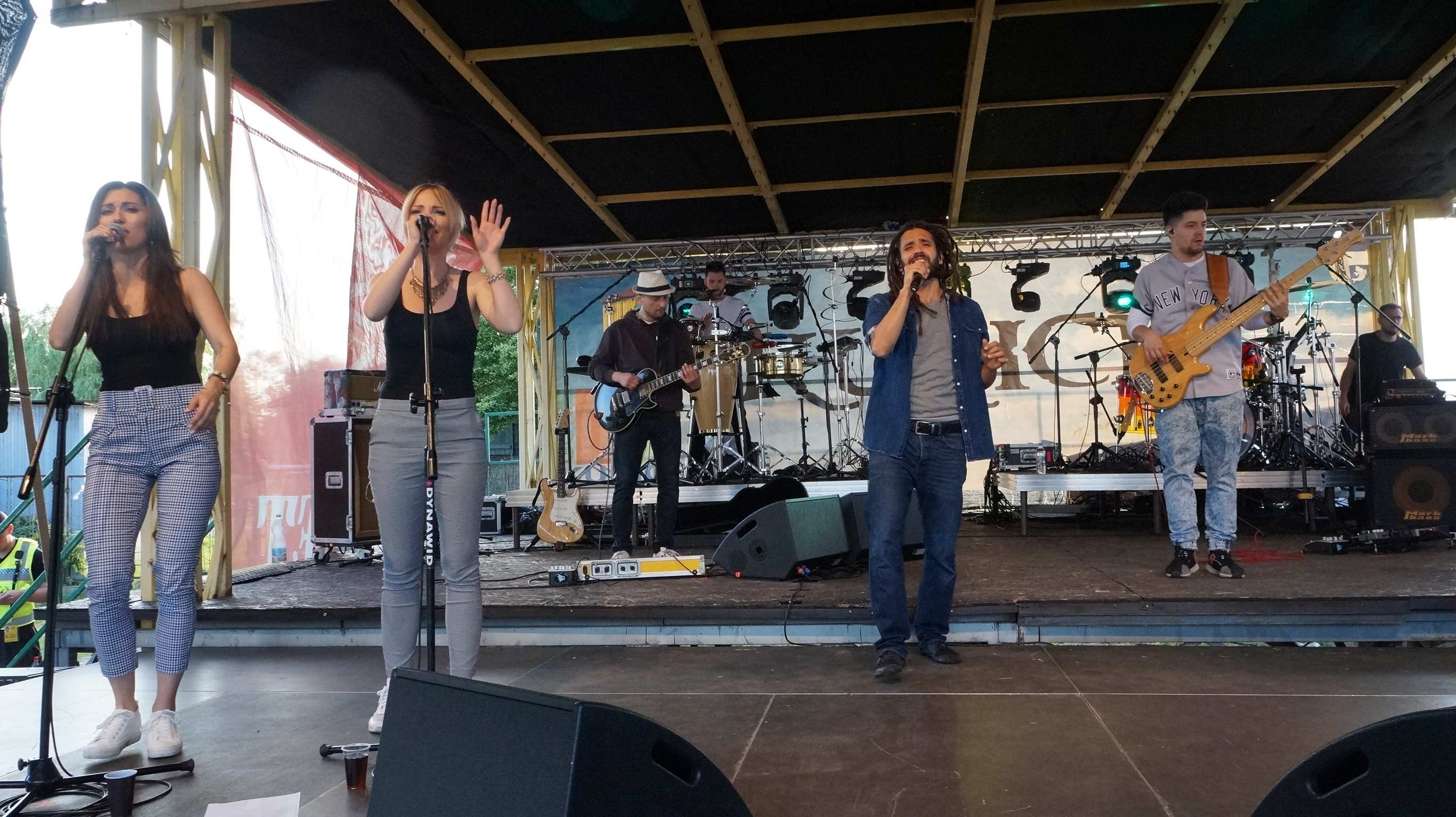 Mesajah i Raz 2 – Tribute to Maanam porwały do śpiewu i tańca