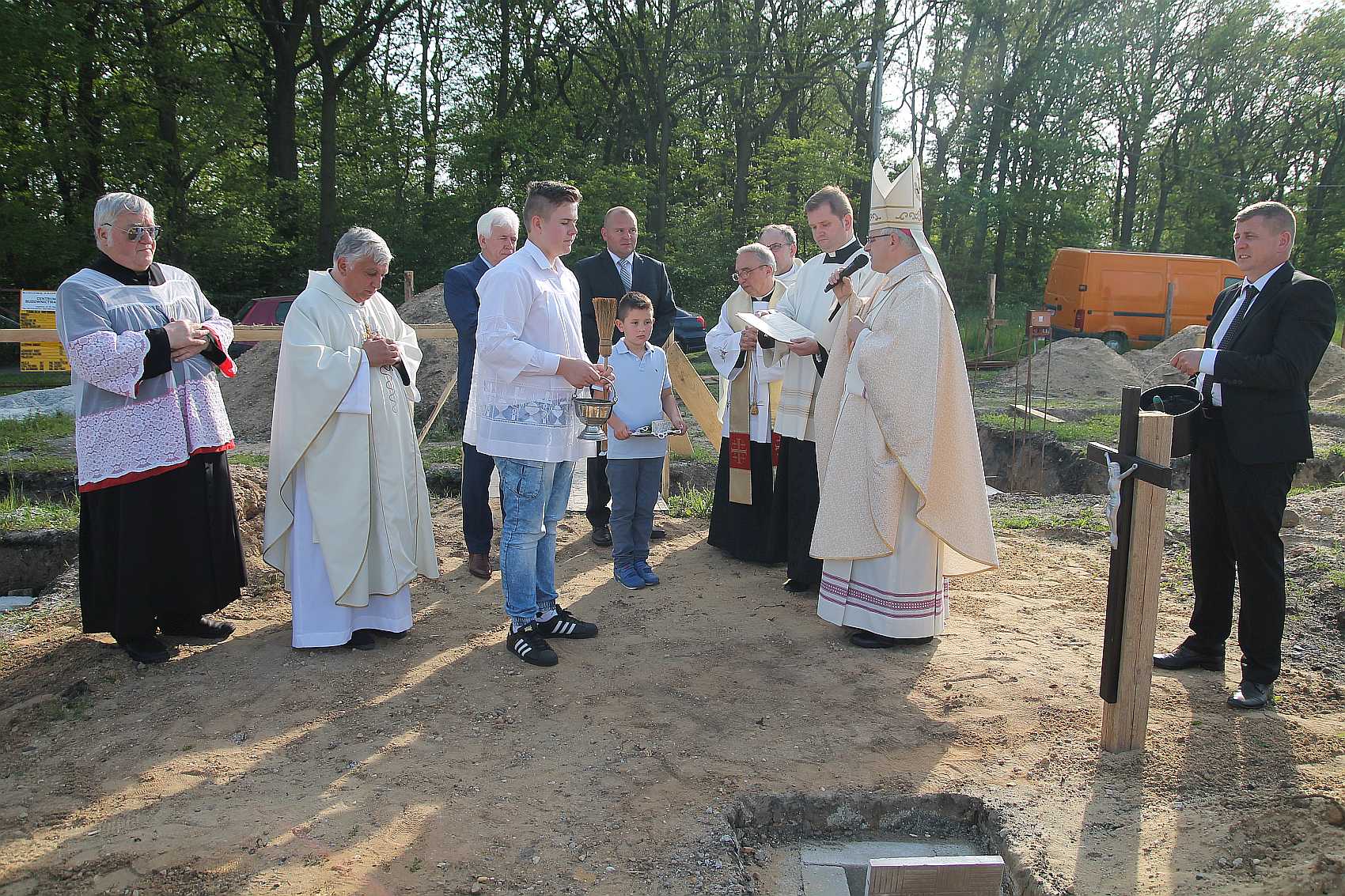 Poświęcenie kamienia węgielnego pod budowę kościoła
