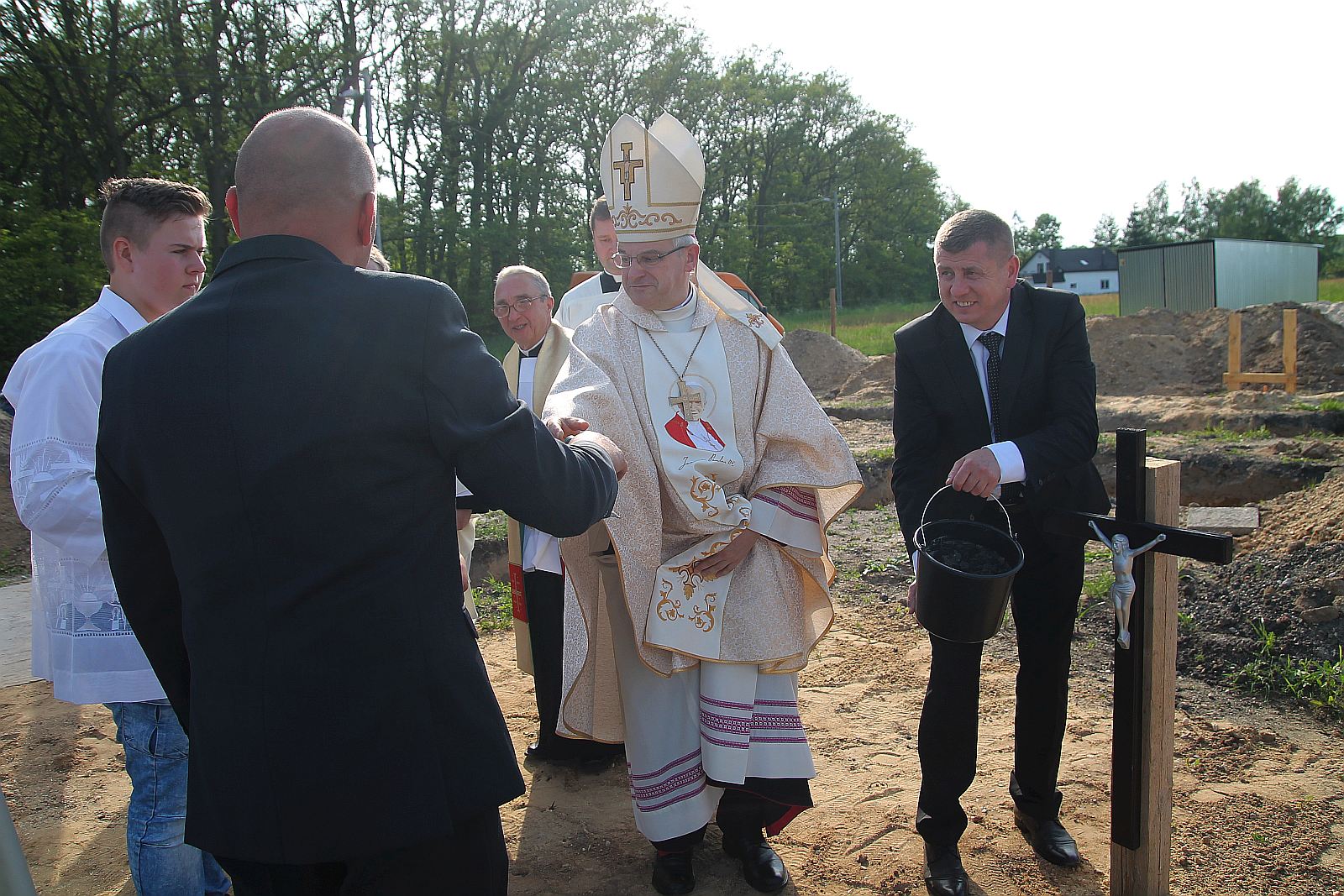 Poświęcenie kamienia węgielnego pod budowę kościoła