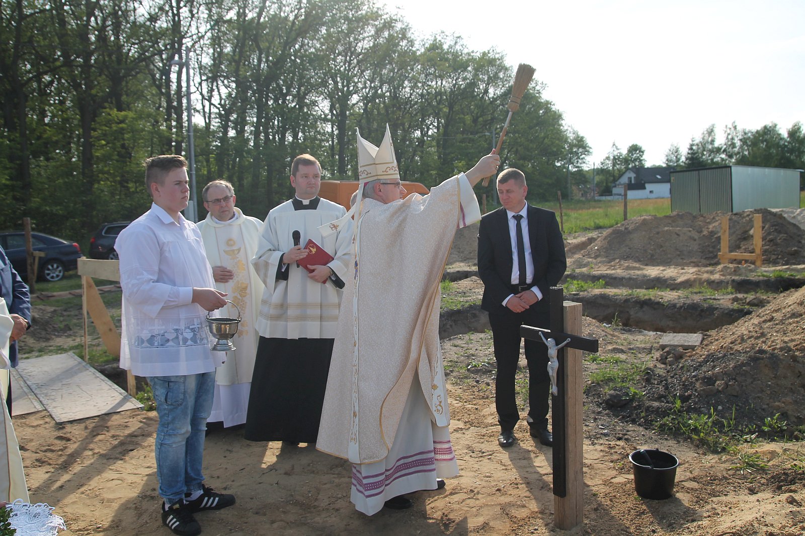 Poświęcenie kamienia węgielnego pod budowę kościoła