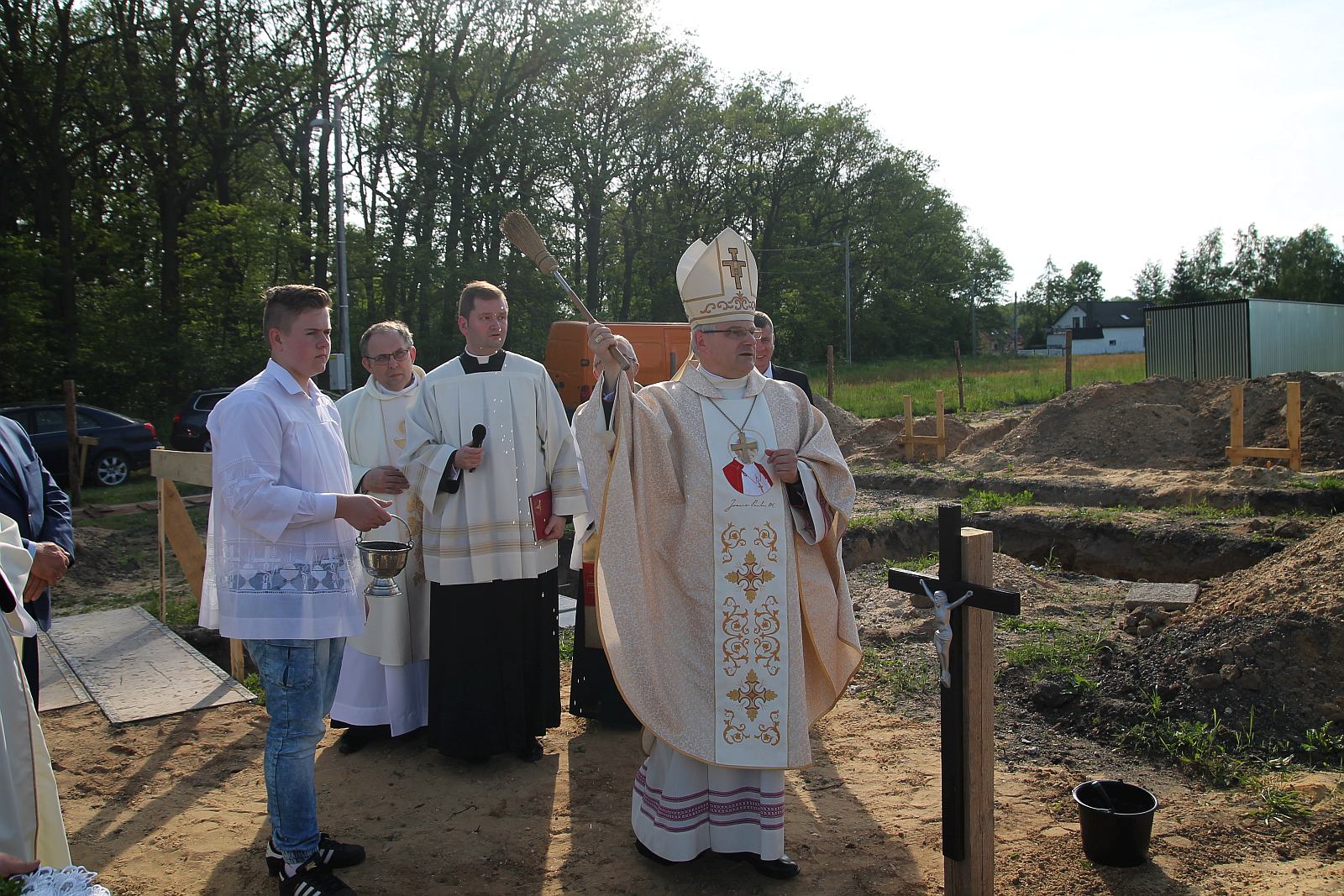 Poświęcenie kamienia węgielnego pod budowę kościoła