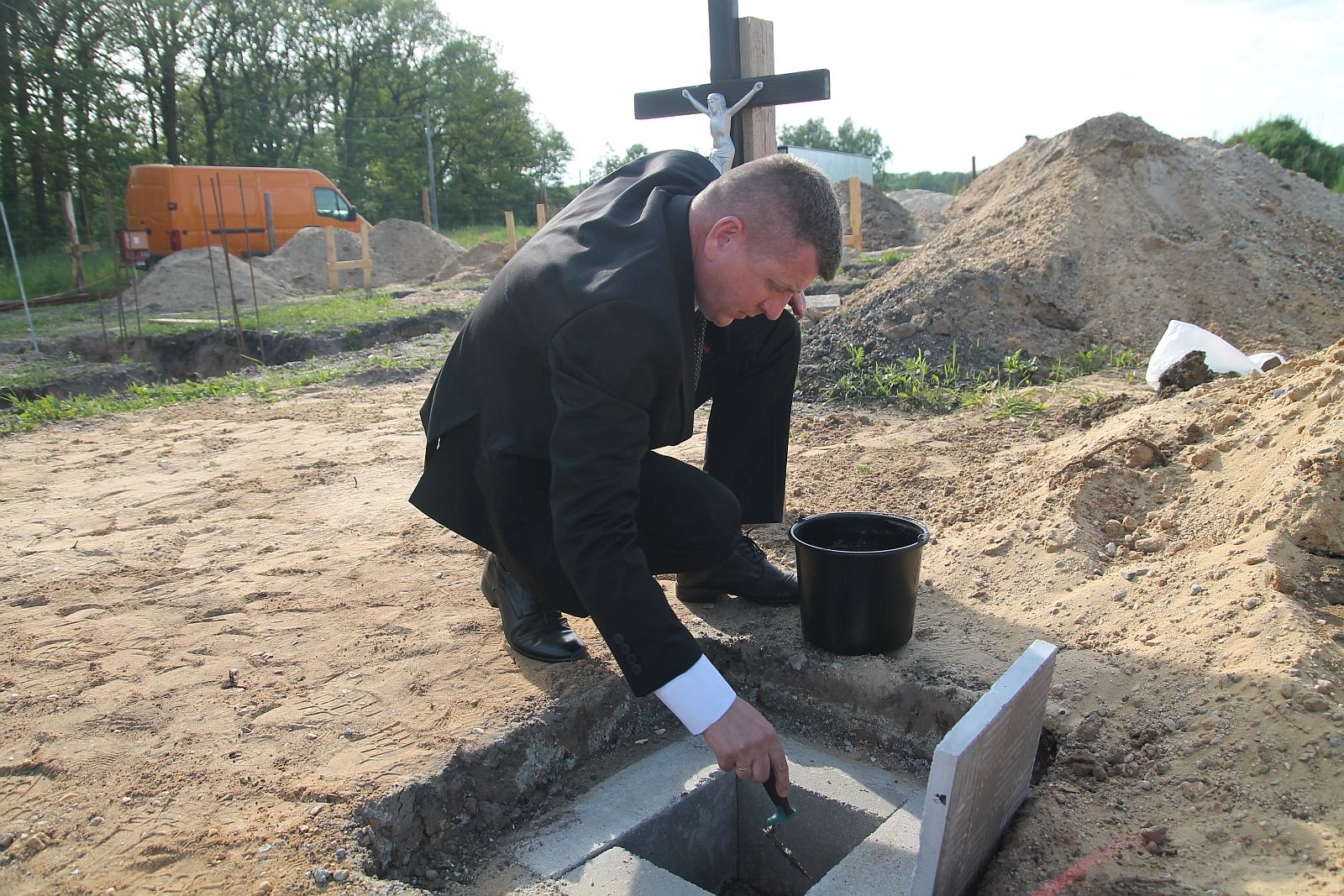 Poświęcenie kamienia węgielnego pod budowę kościoła