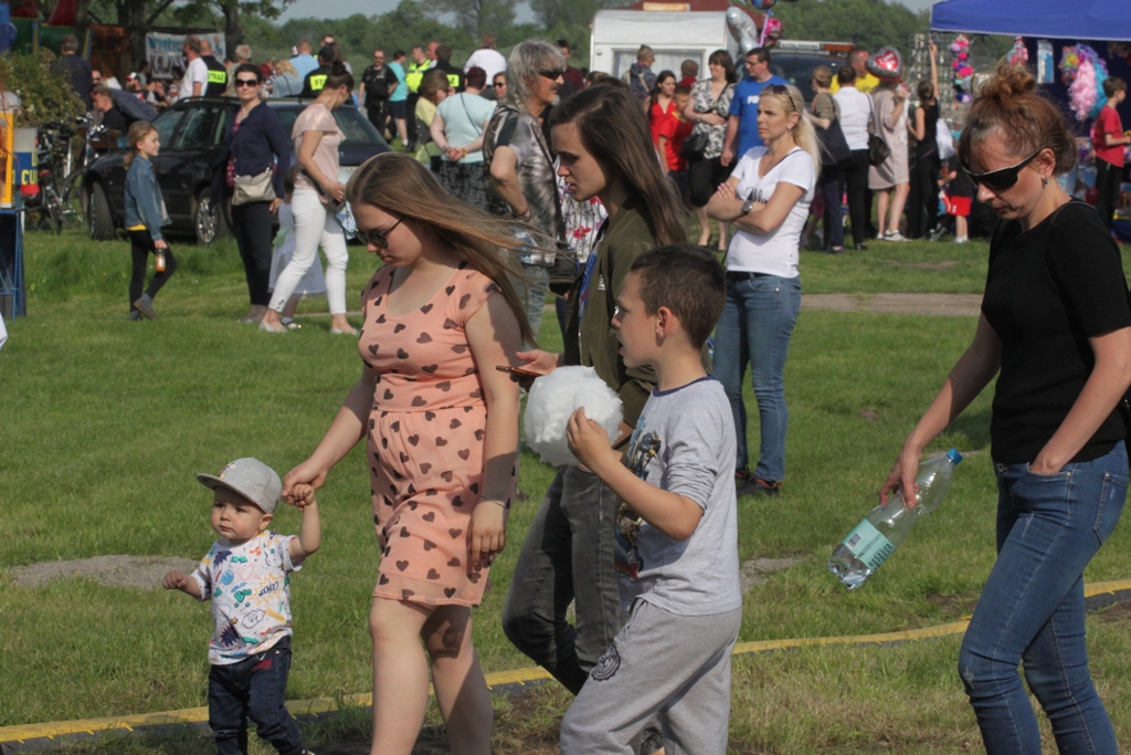 Lokalni artyści pokazali umiejętności taneczne i wokalne
