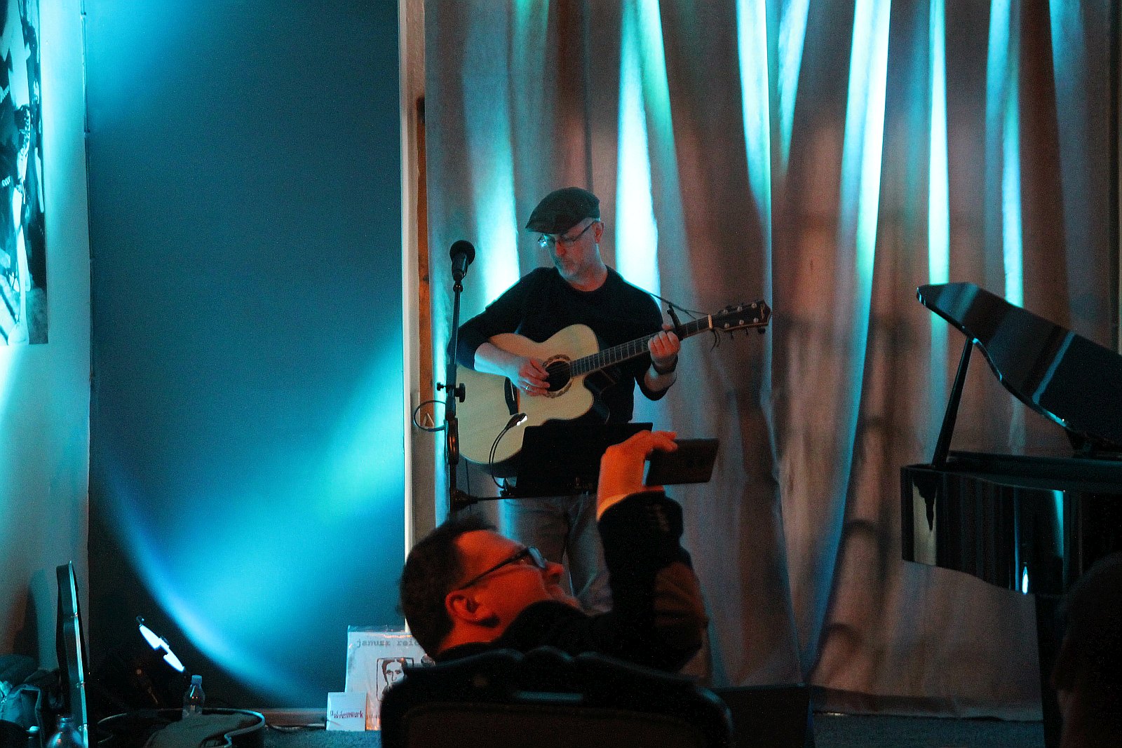 Koncert Janusza Reichela w Art Cafe Modjeska w Legnicy