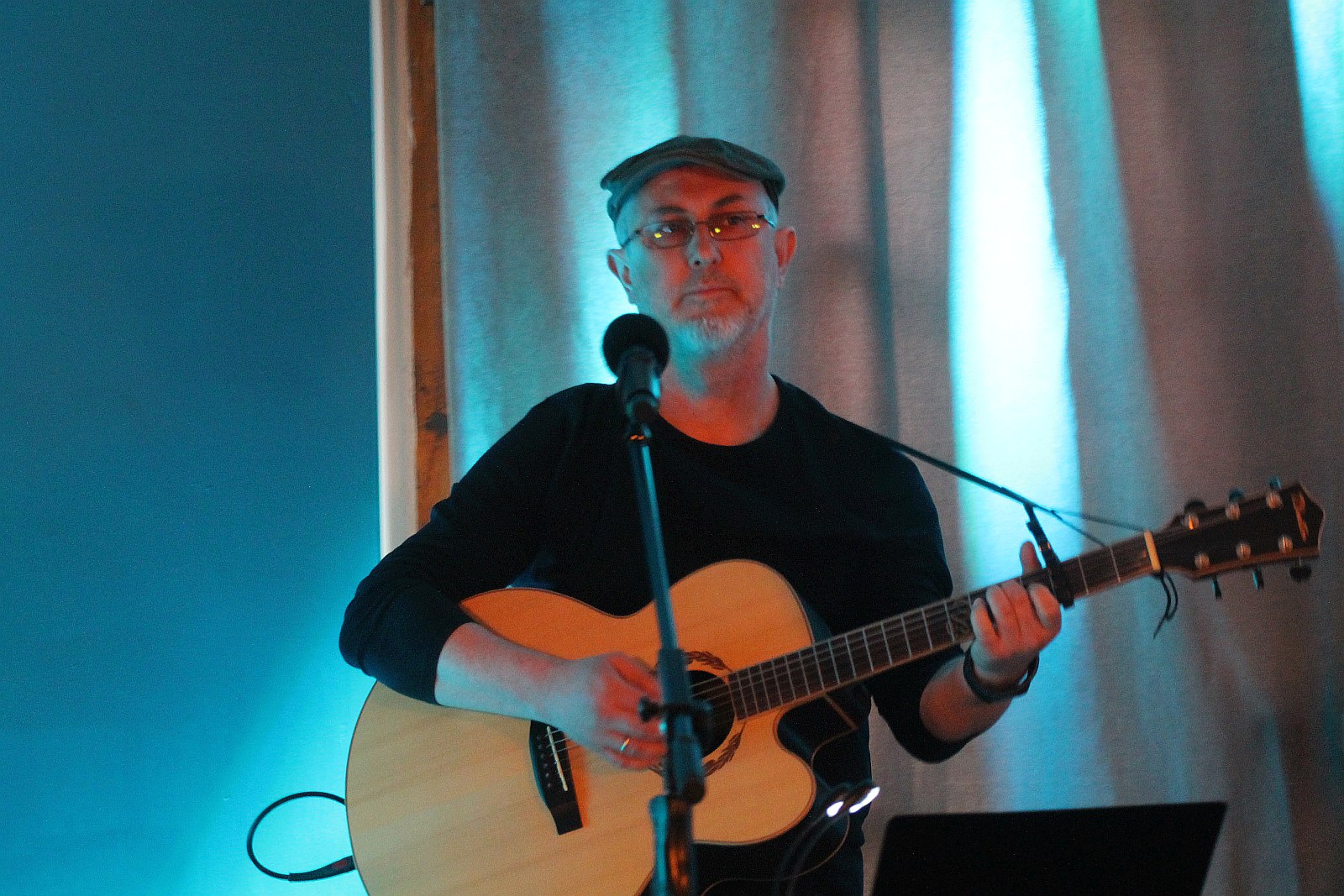 Koncert Janusza Reichela w Art Cafe Modjeska w Legnicy