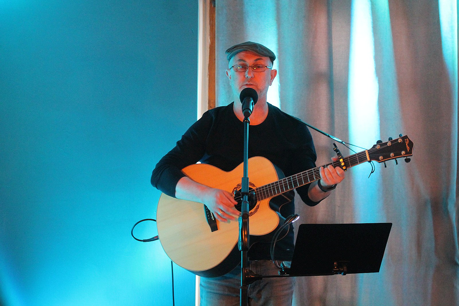 Koncert Janusza Reichela w Art Cafe Modjeska w Legnicy