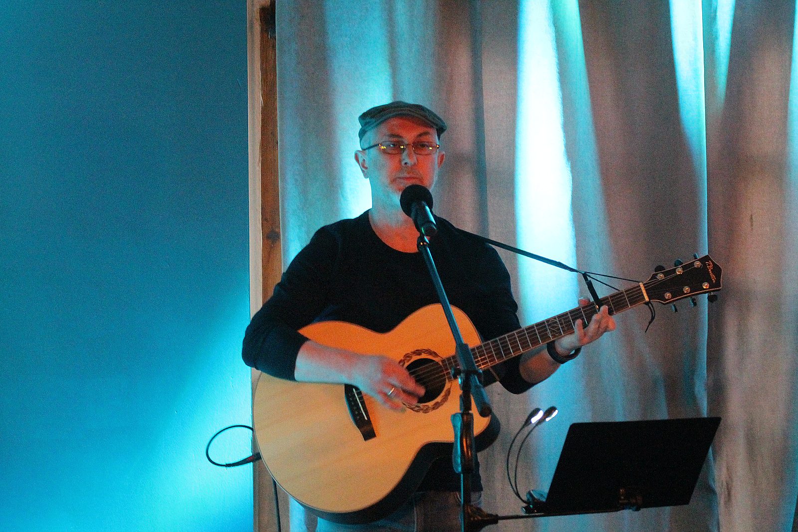 Koncert Janusza Reichela w Art Cafe Modjeska w Legnicy