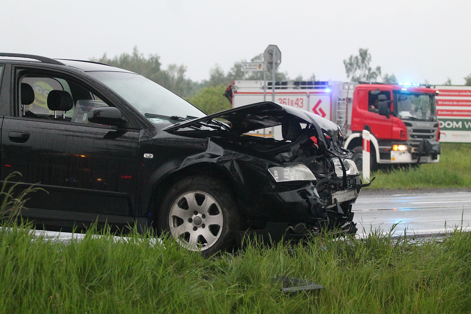 Zderzenie czołowe dwóch aut. Pięć osób rannych w tym dziecko