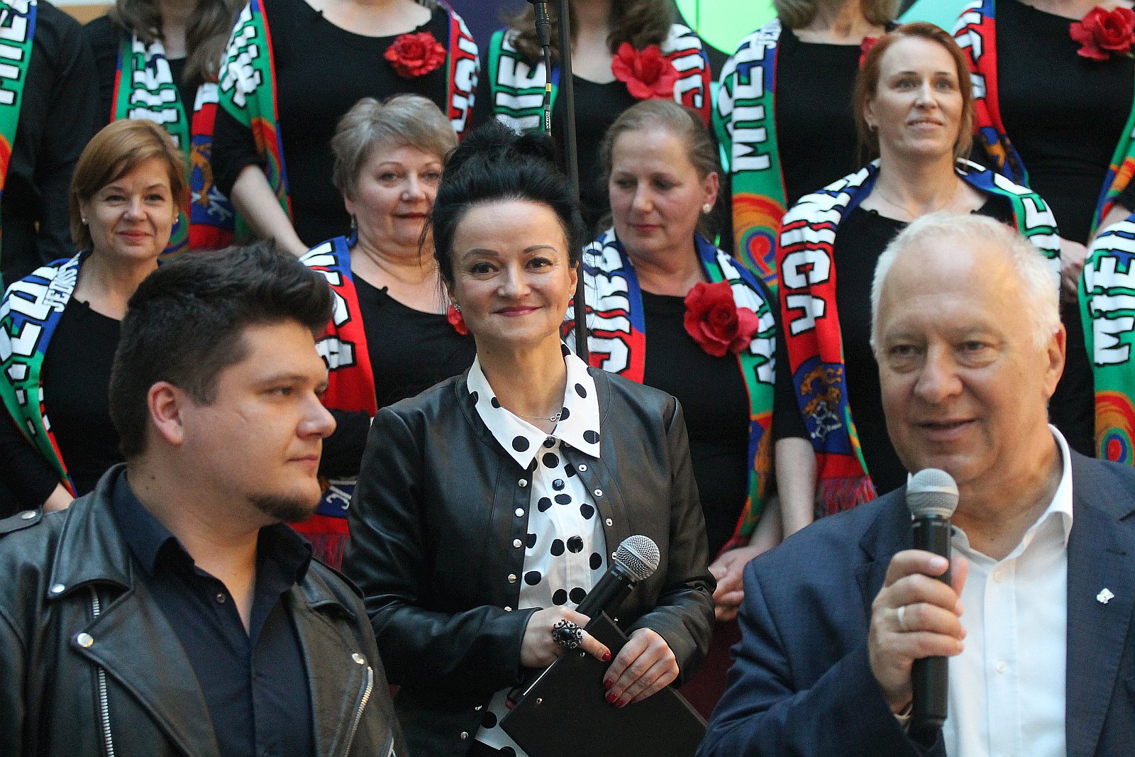 Madrygał i piłkarze Miedzi jednym głosem w Galerii Piastów