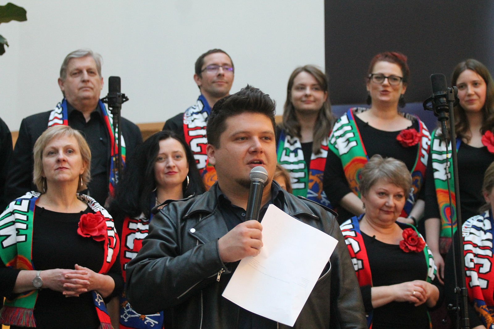 Madrygał i piłkarze Miedzi jednym głosem w Galerii Piastów