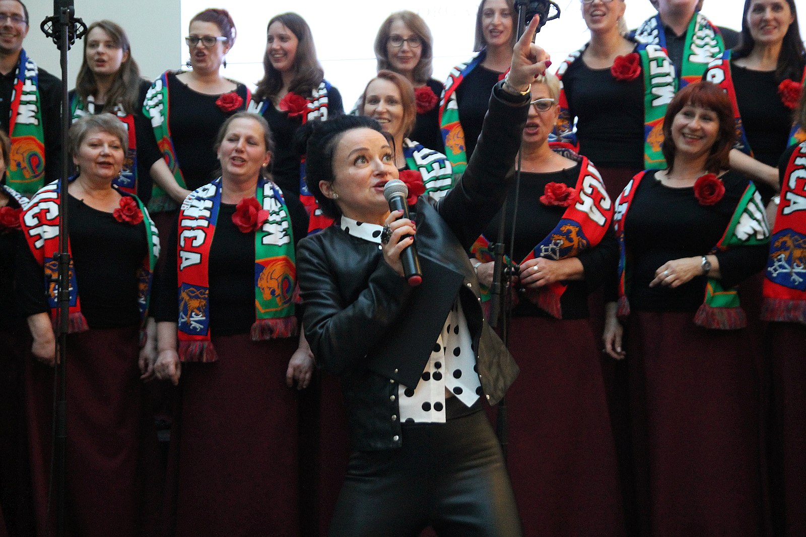 Madrygał i piłkarze Miedzi jednym głosem w Galerii Piastów