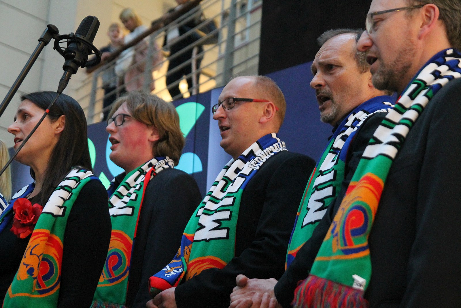 Madrygał i piłkarze Miedzi jednym głosem w Galerii Piastów