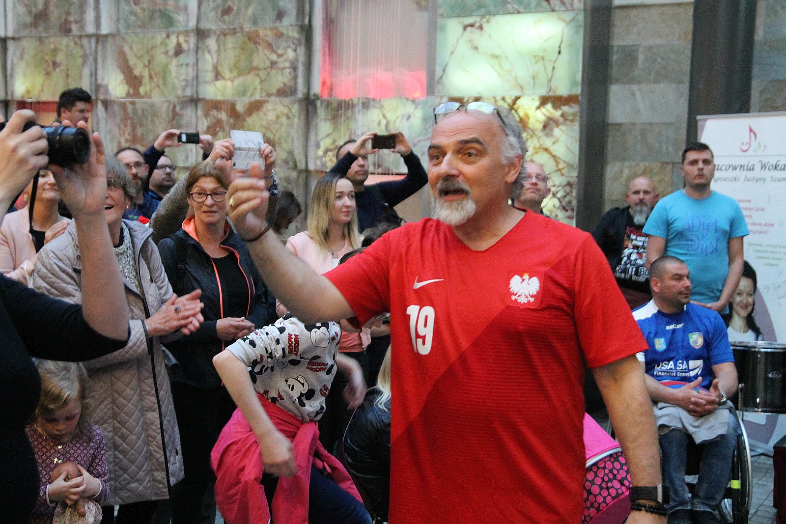 Madrygał i piłkarze Miedzi jednym głosem w Galerii Piastów