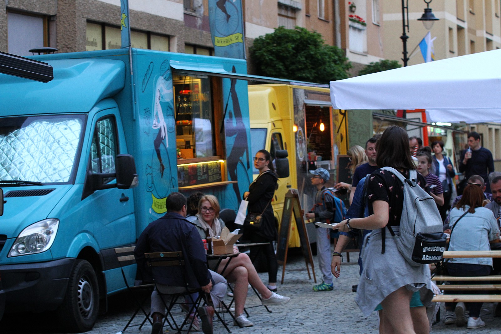 Miasteczko Food Trucków stanęło na rynku w Legnicy