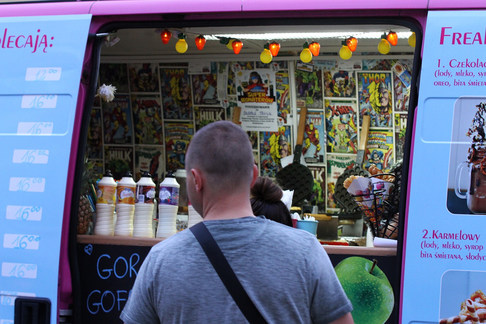 Miasteczko Food Trucków stanęło na rynku w Legnicy