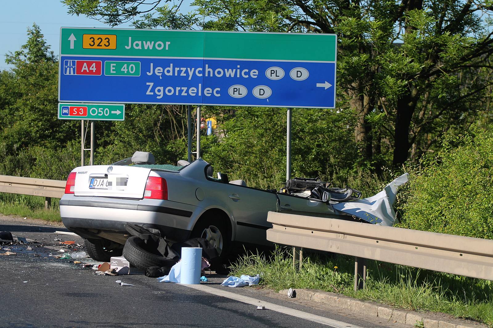 Zderzenie czołowe na ulicy Jaworzyńskiej. Jedna osoba ranna