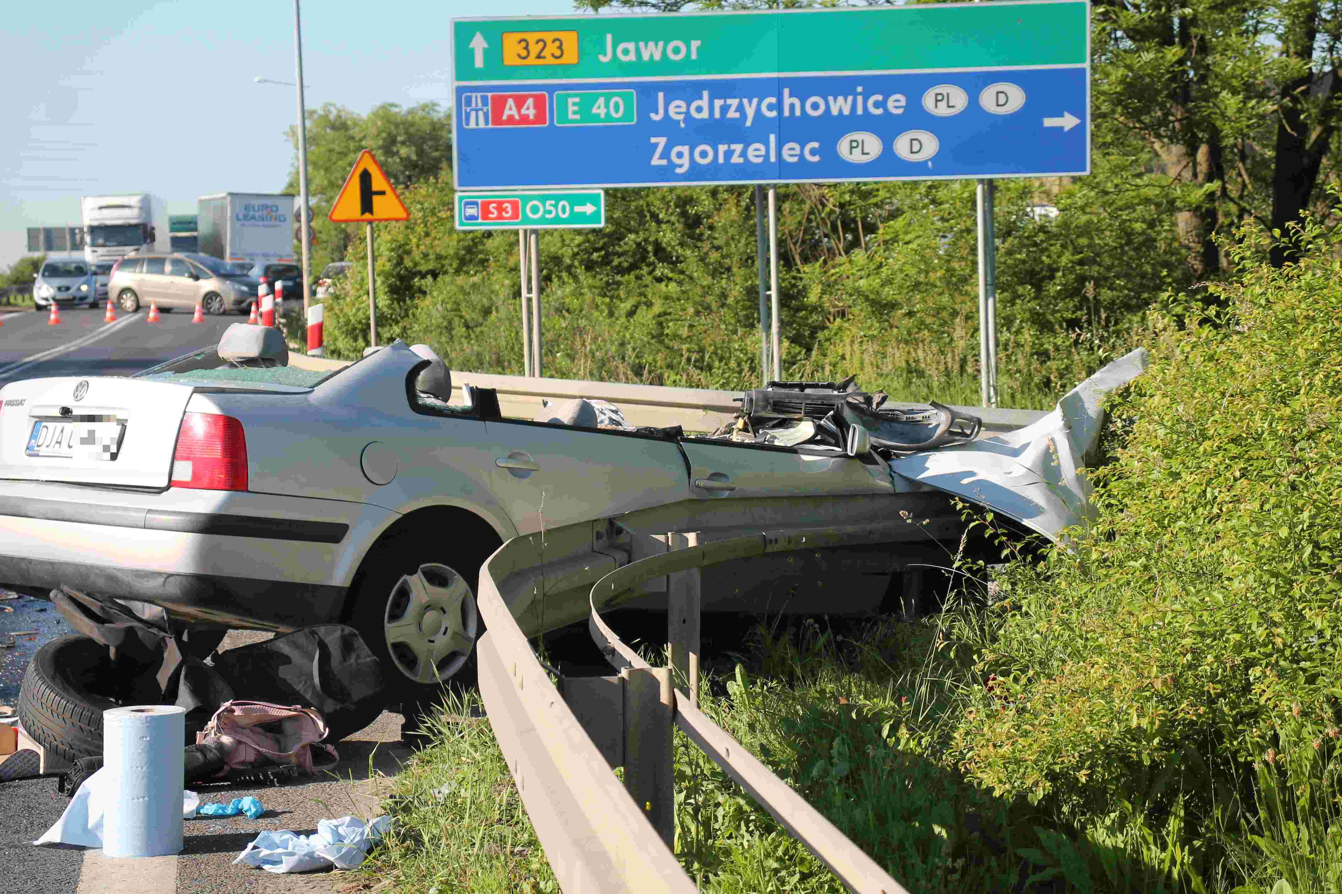 Zderzenie czołowe na ulicy Jaworzyńskiej. Jedna osoba ranna