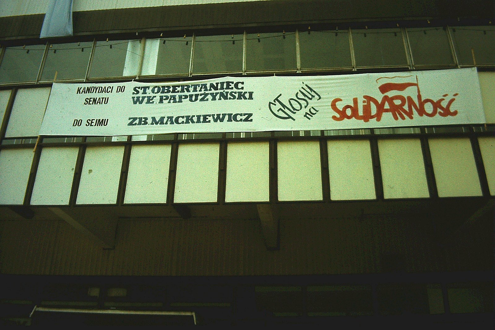 Kampania wyborcza i plakaty KO Solidarność