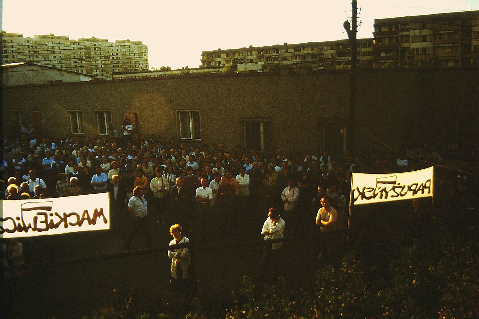 Kampania wyborcza i plakaty KO Solidarność