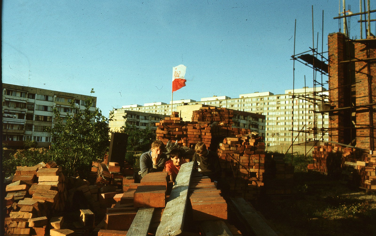 Kampania wyborcza i plakaty KO Solidarność