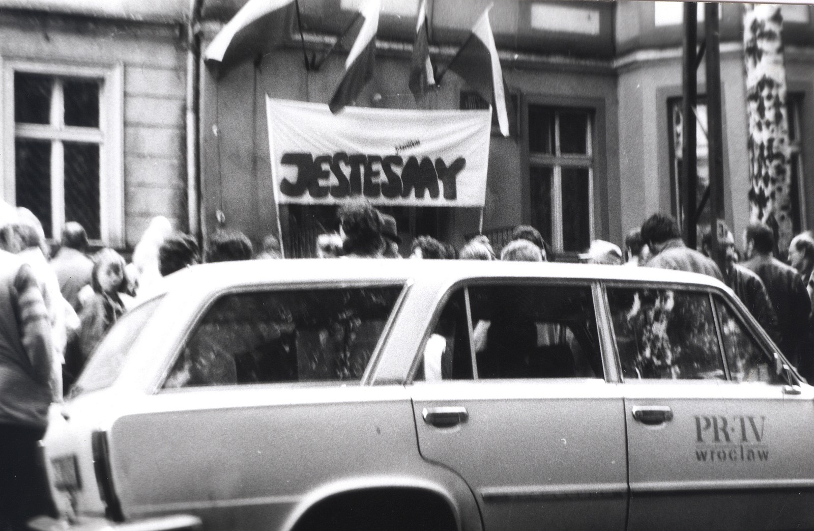 Kampania wyborcza i plakaty KO Solidarność