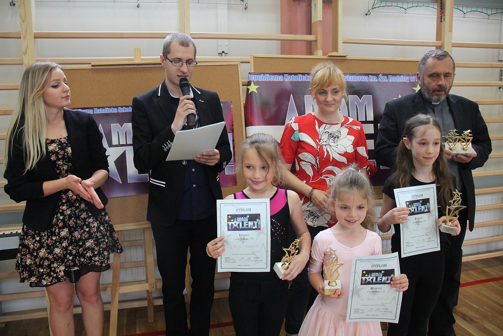 Konkurs Mam Talent dla uczniów Szkoły Katolickiej św. Rodziny