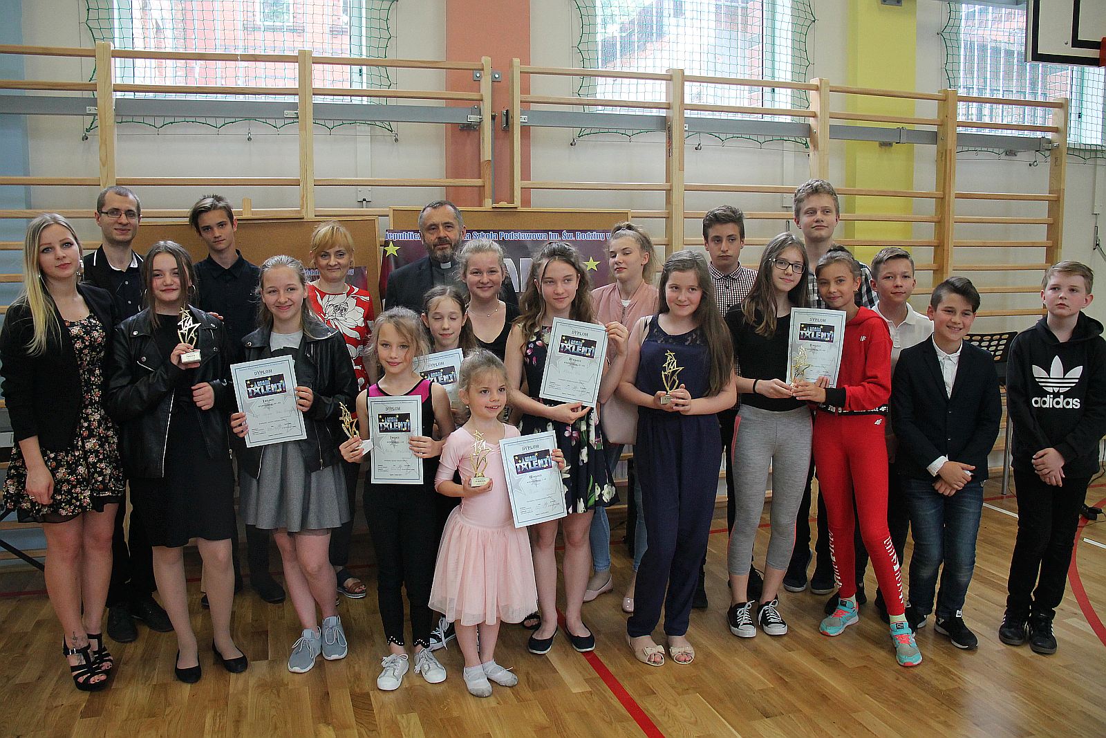 Konkurs Mam Talent dla uczniów Szkoły Katolickiej św. Rodziny