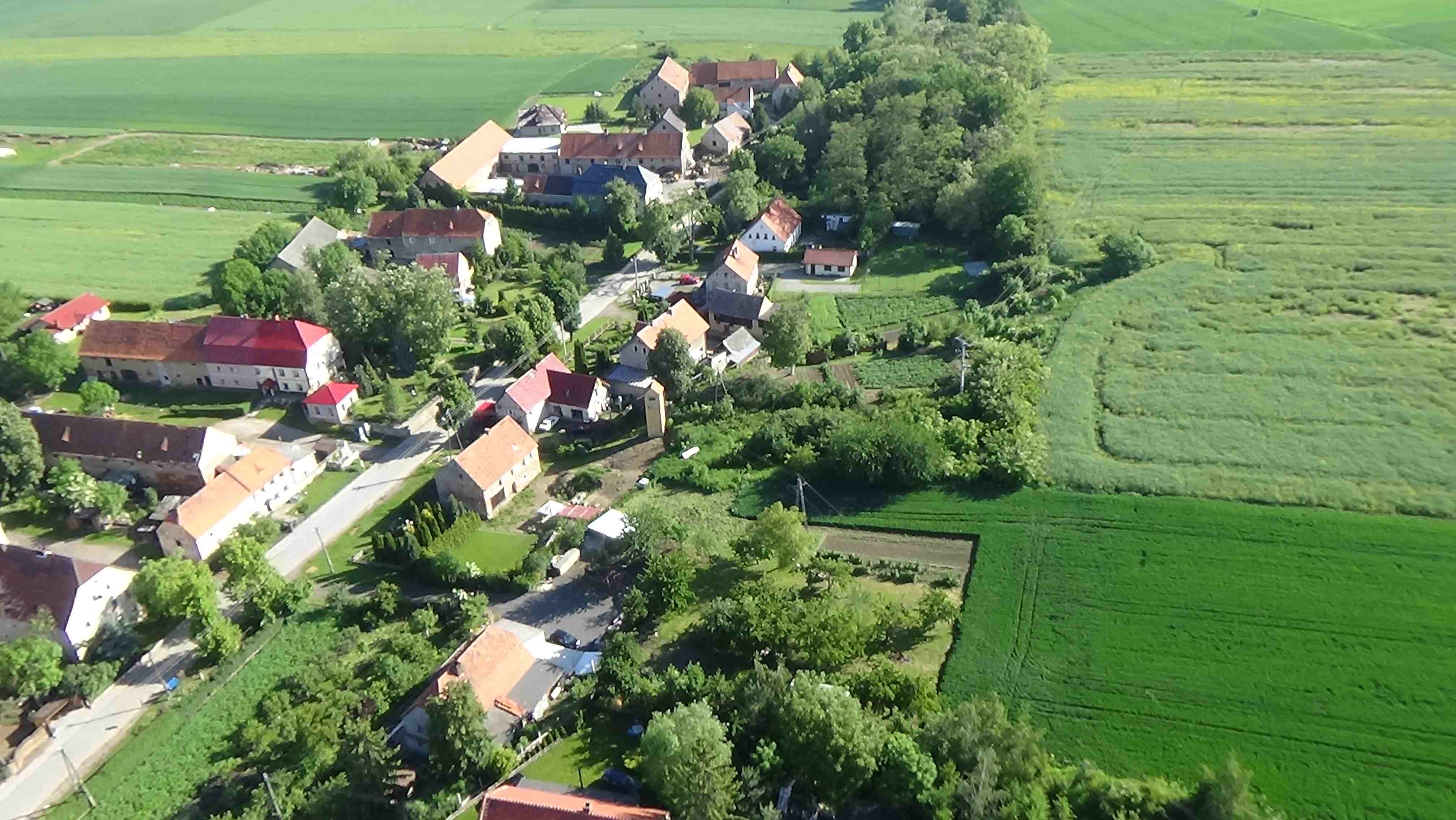 Ogonowice z lotu ptaka. Zobacz jak wygląda wioska    
