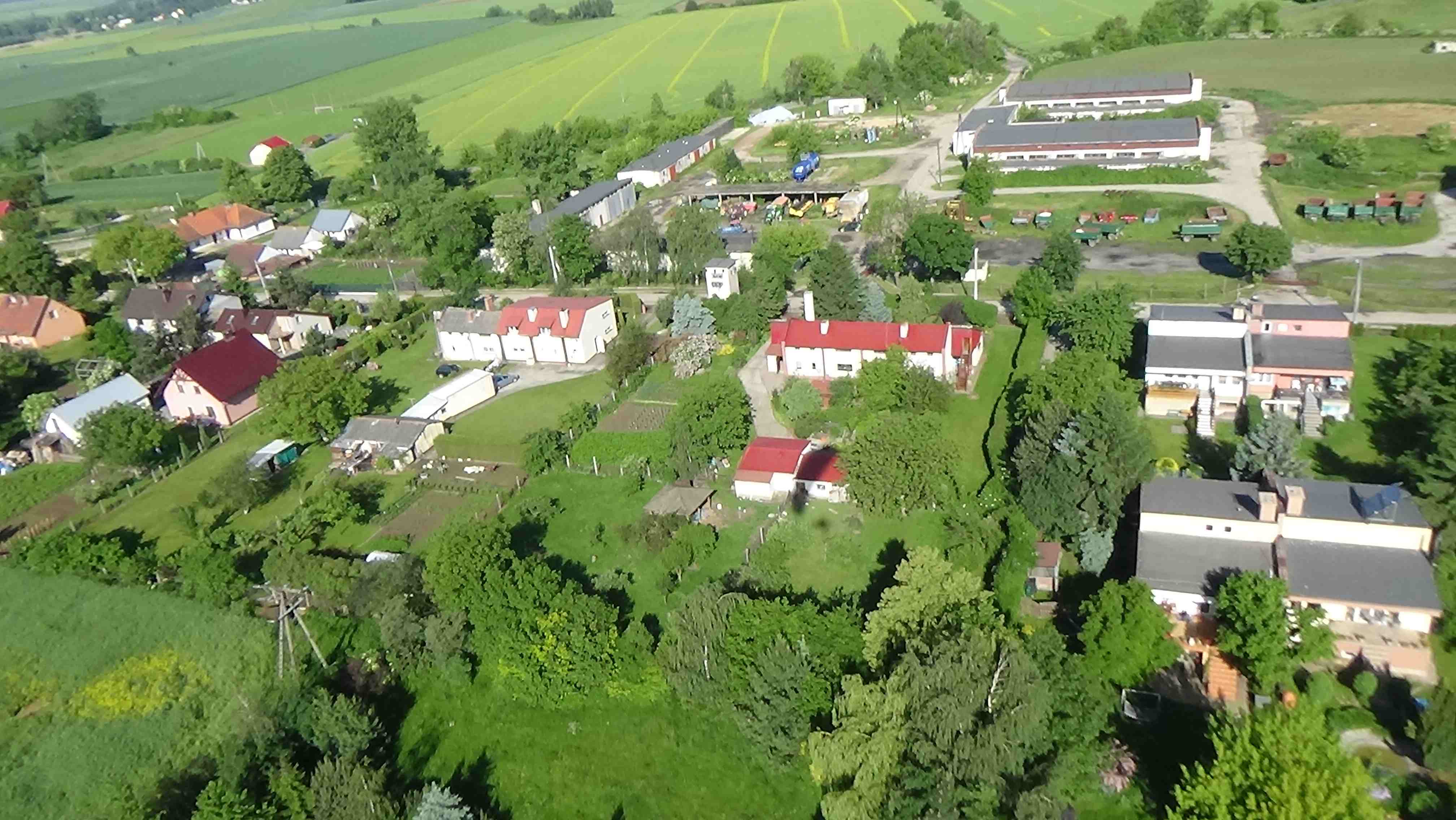 Mikołajowice z lotu ptaka. Zobacz jak wygląda wioska