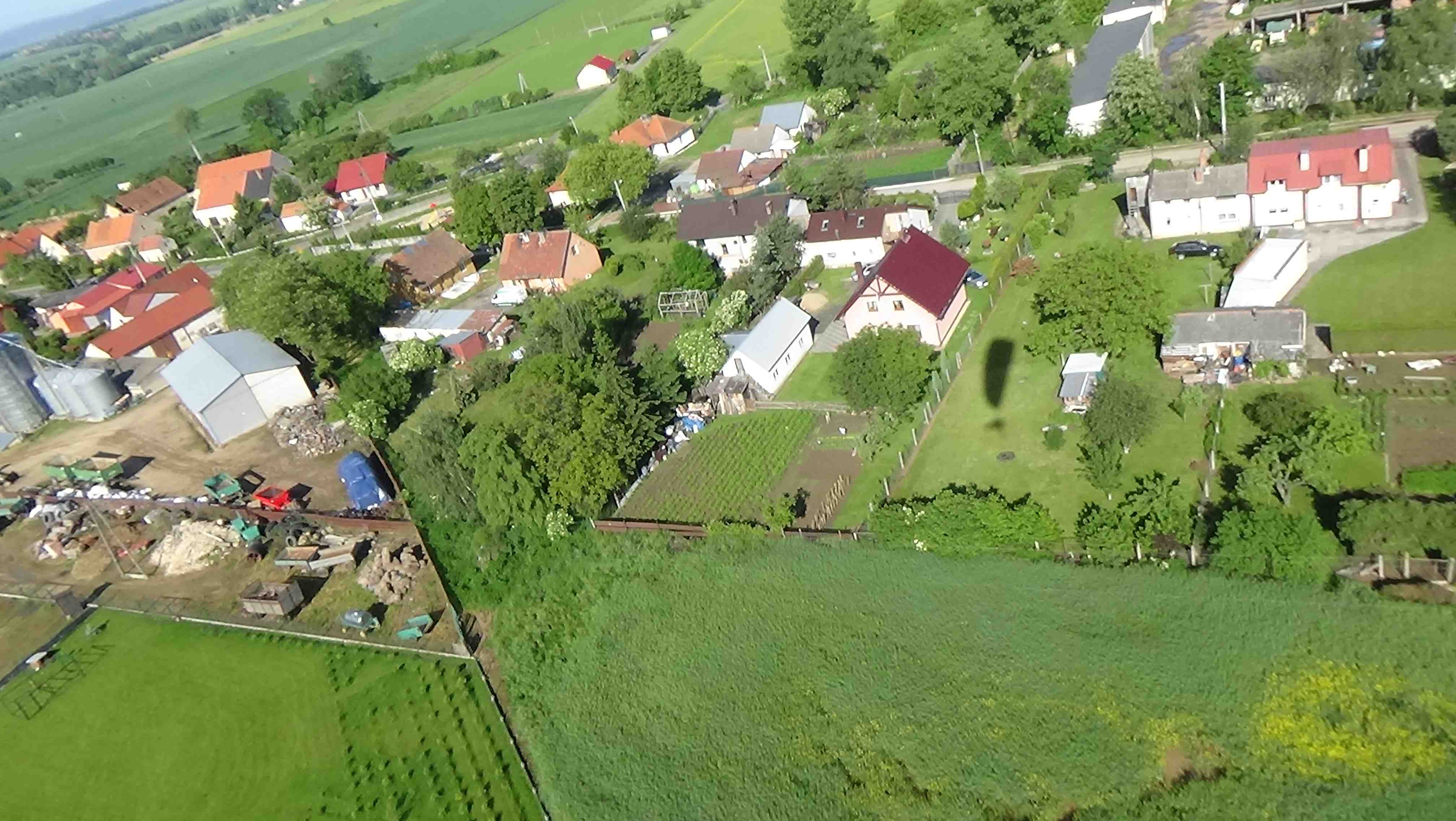 Mikołajowice z lotu ptaka. Zobacz jak wygląda wioska