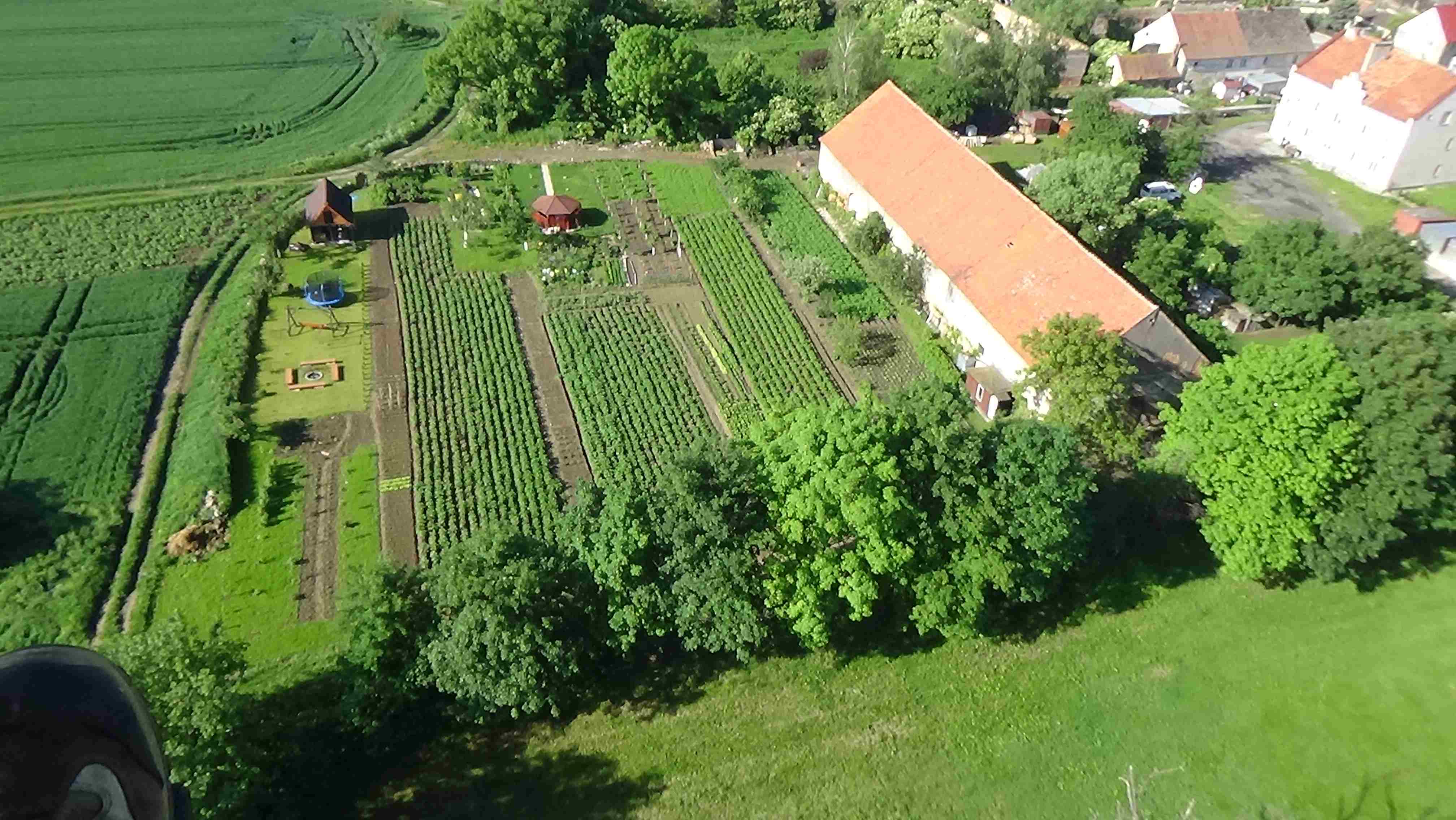 Mikołajowice z lotu ptaka. Zobacz jak wygląda wioska