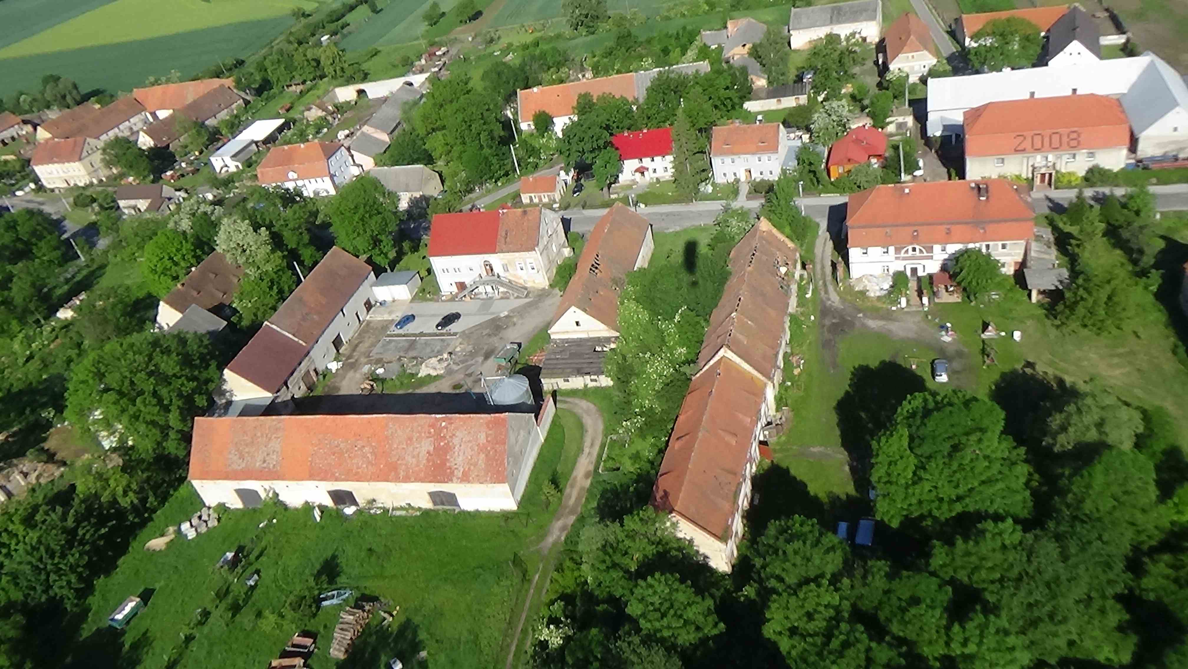 Mikołajowice z lotu ptaka. Zobacz jak wygląda wioska
