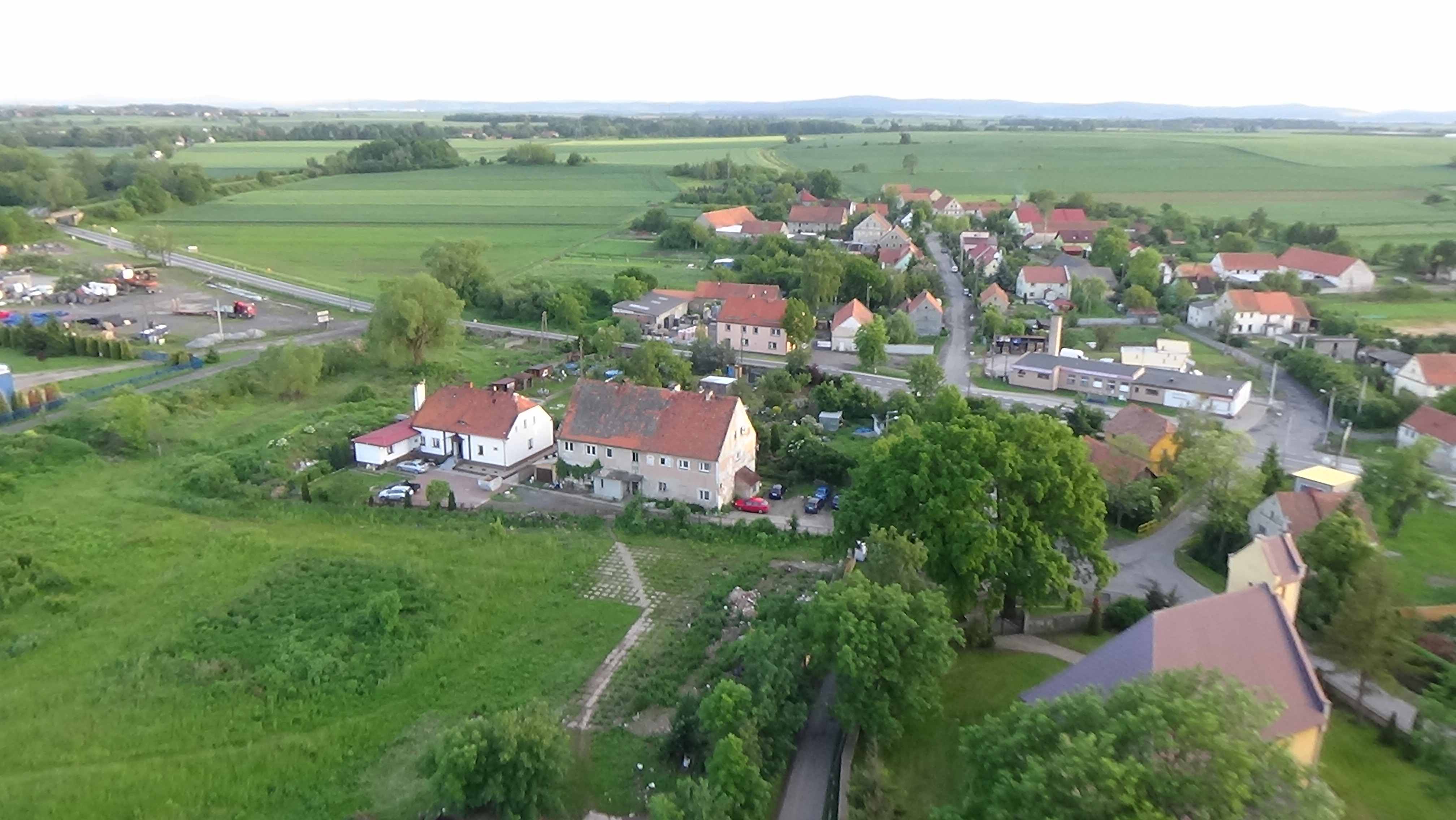 Nowa Wieś Legnicka z lotu ptaka. Zobacz jak wygląda wioska
