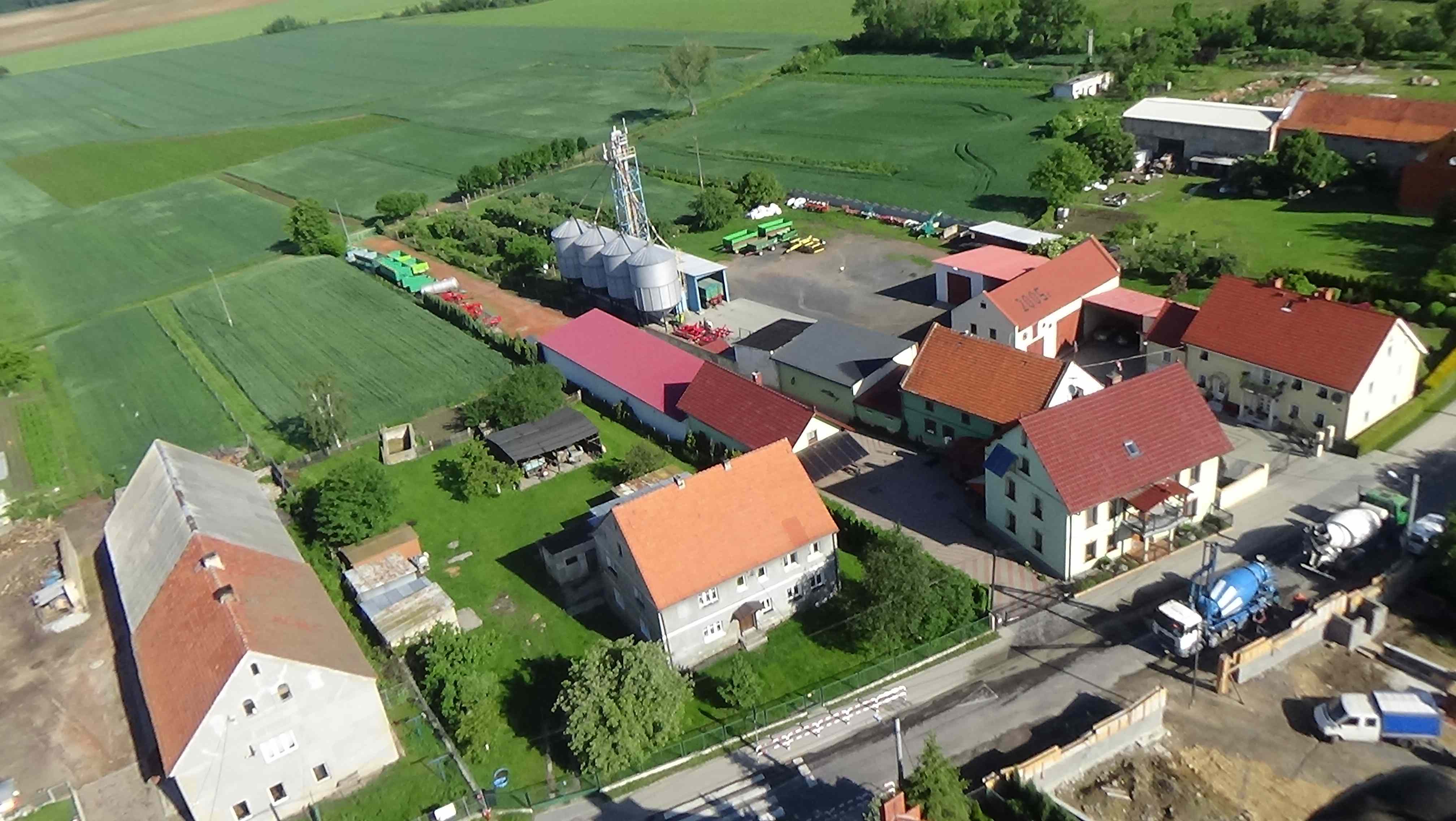 Mikołajowice z lotu ptaka. Zobacz jak wygląda wioska