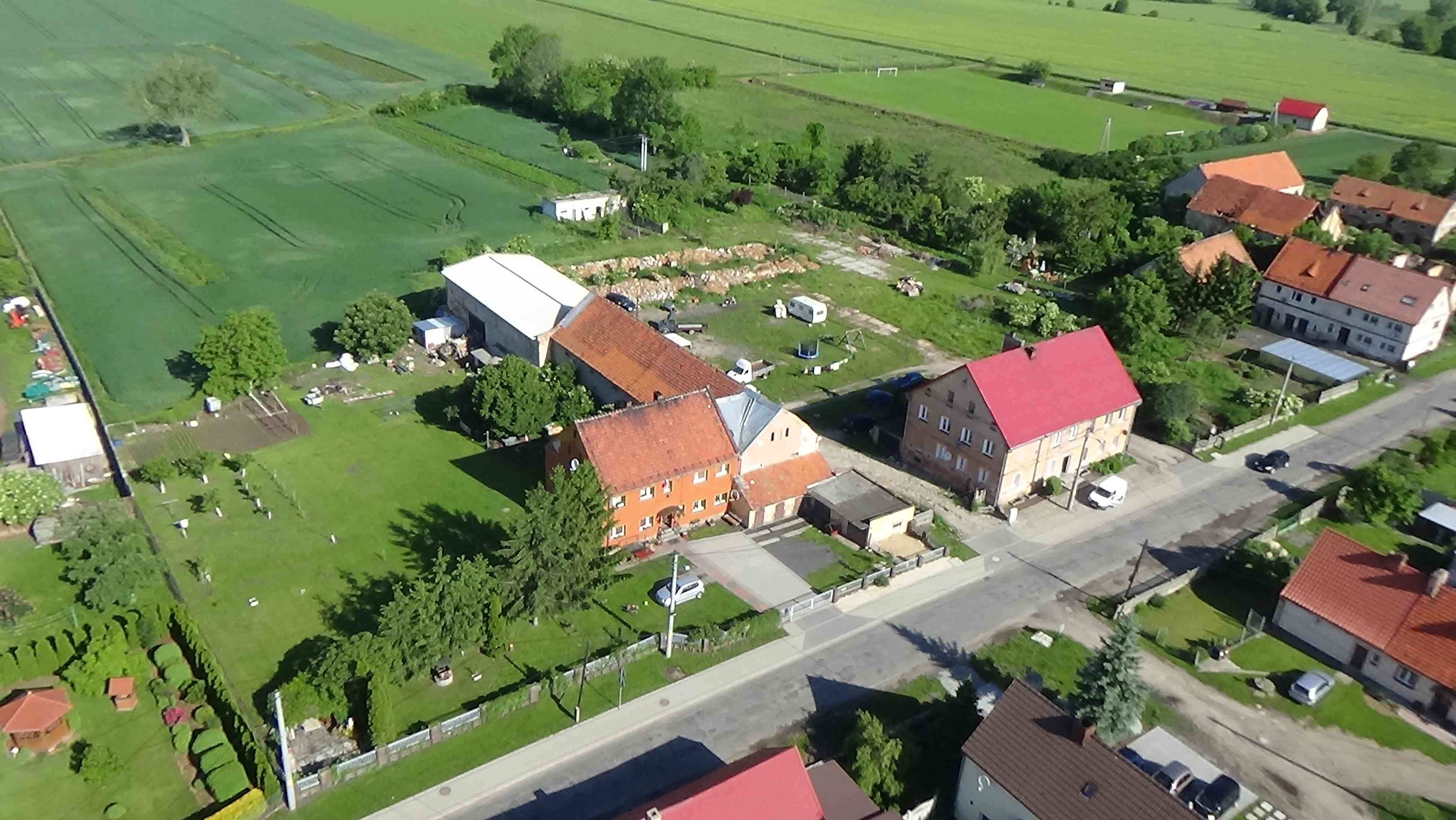 Mikołajowice z lotu ptaka. Zobacz jak wygląda wioska