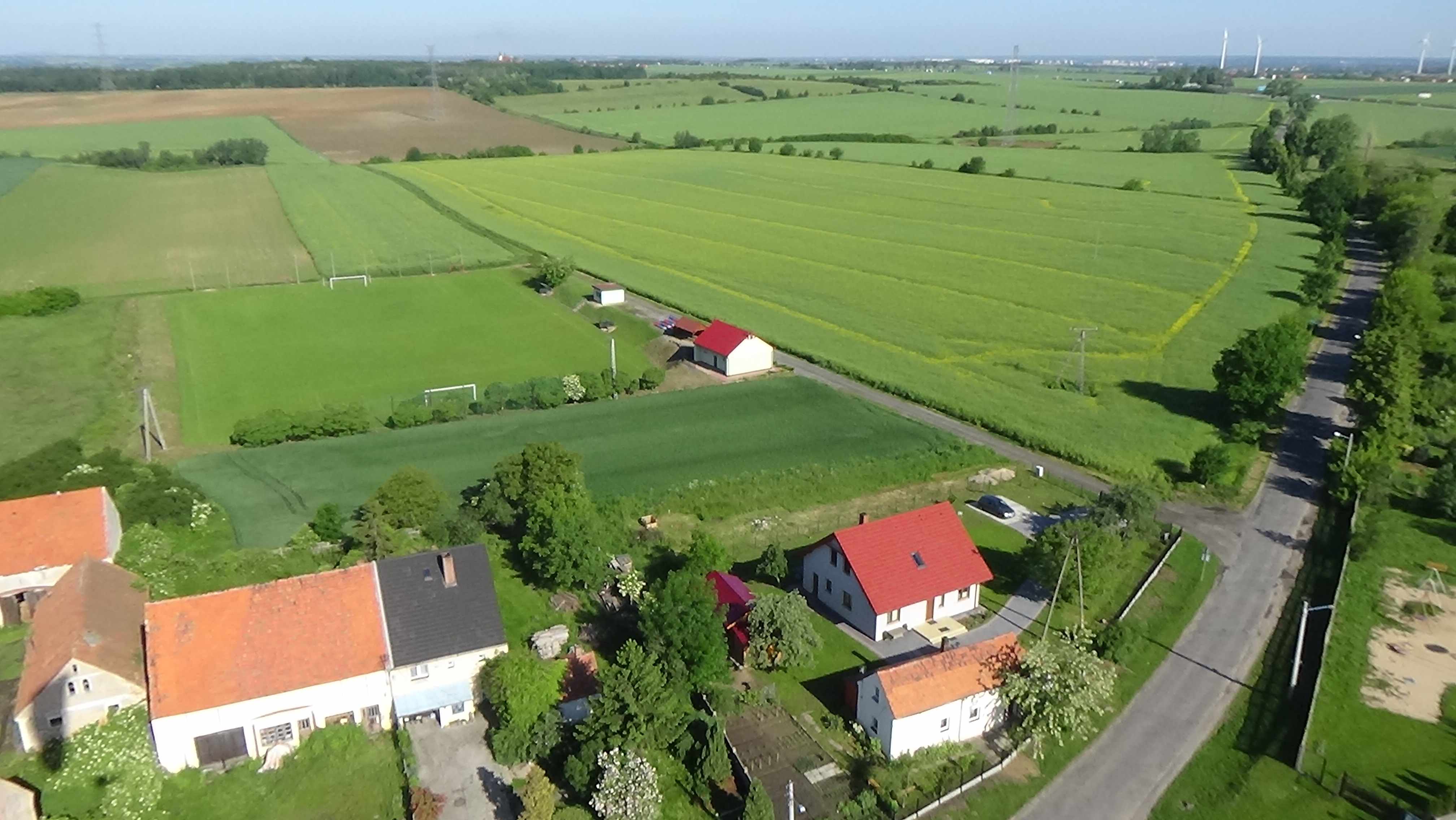 Mikołajowice z lotu ptaka. Zobacz jak wygląda wioska