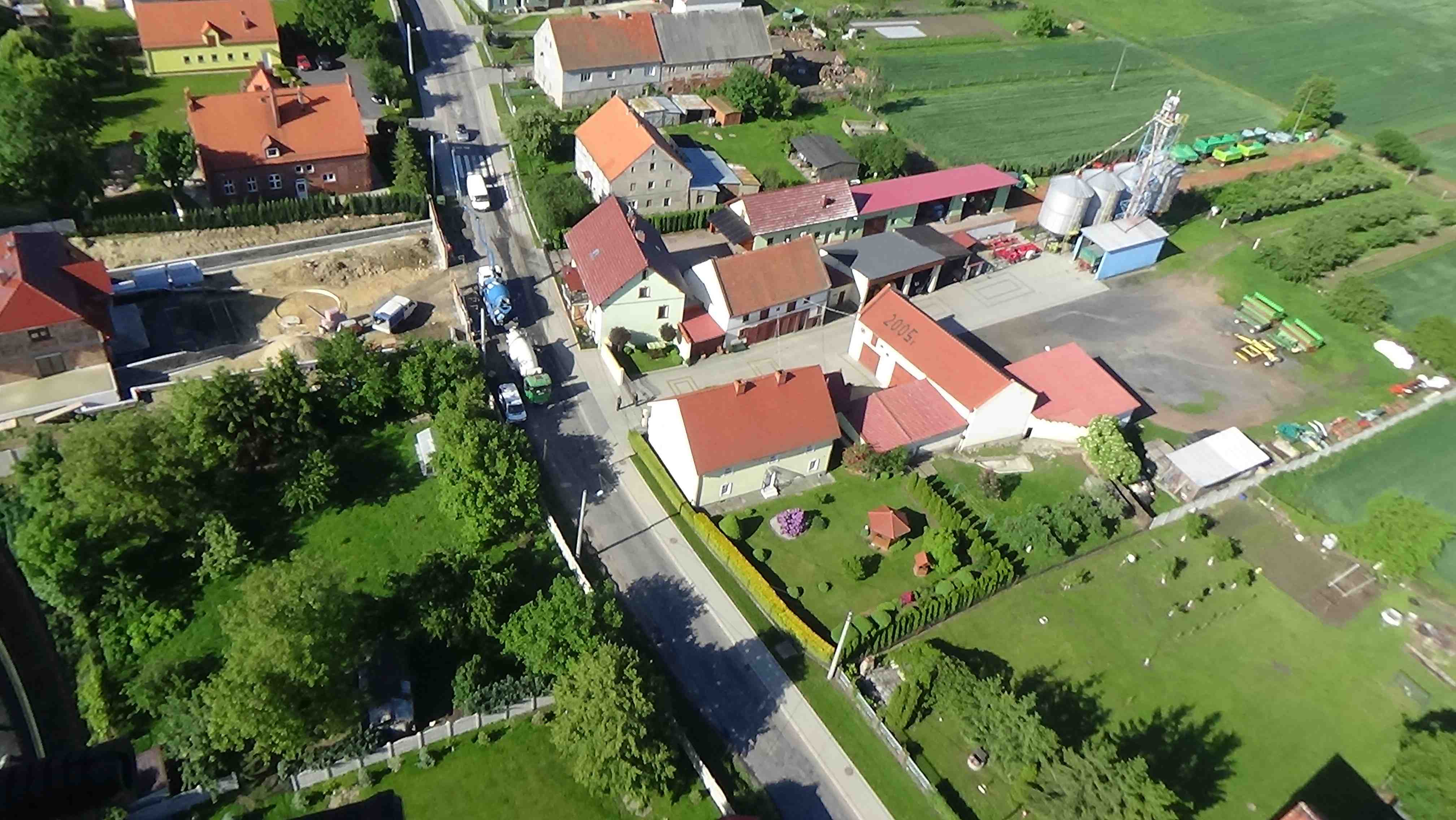Mikołajowice z lotu ptaka. Zobacz jak wygląda wioska