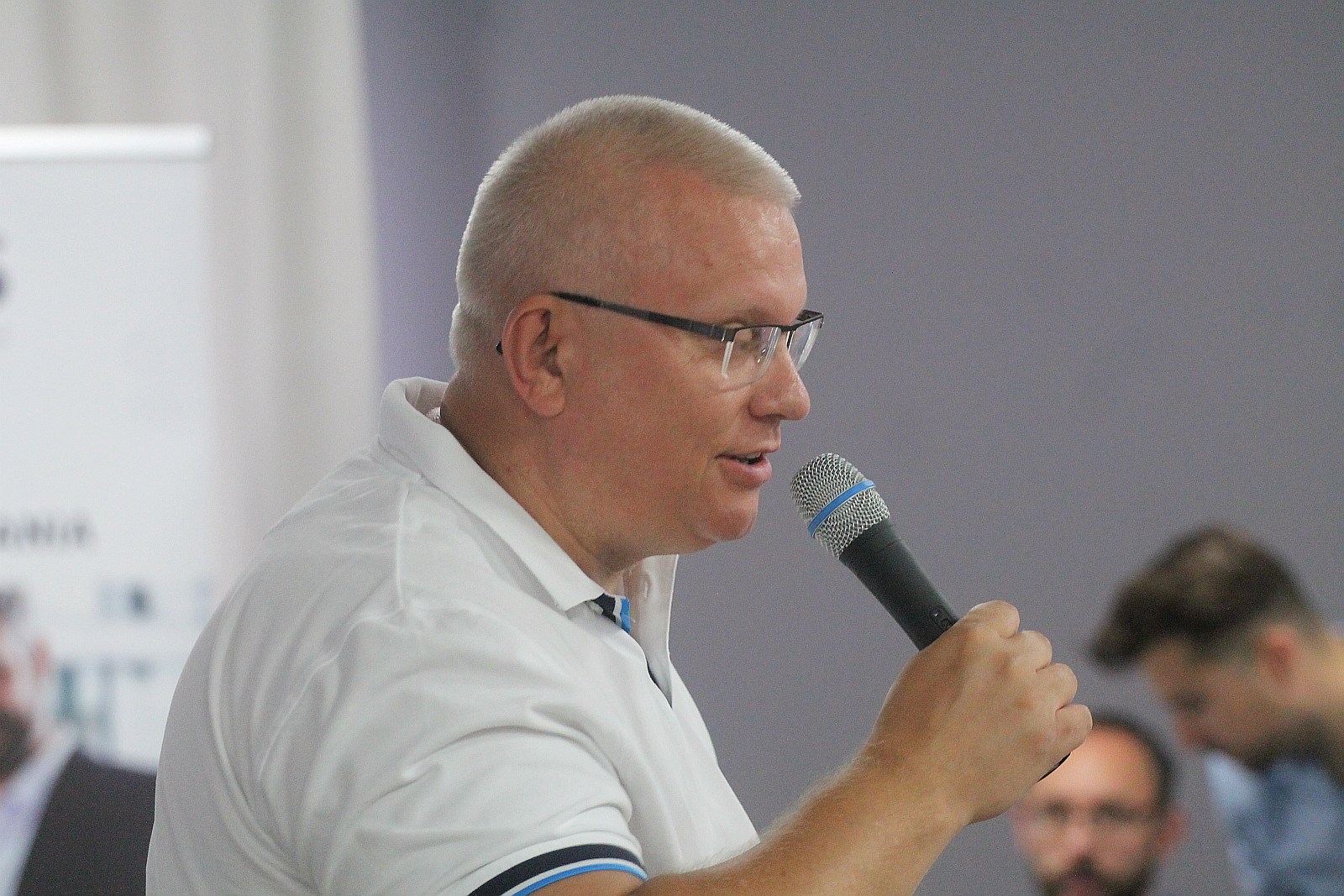 Spotkanie biznesowe - rozdanie certyfikatów
