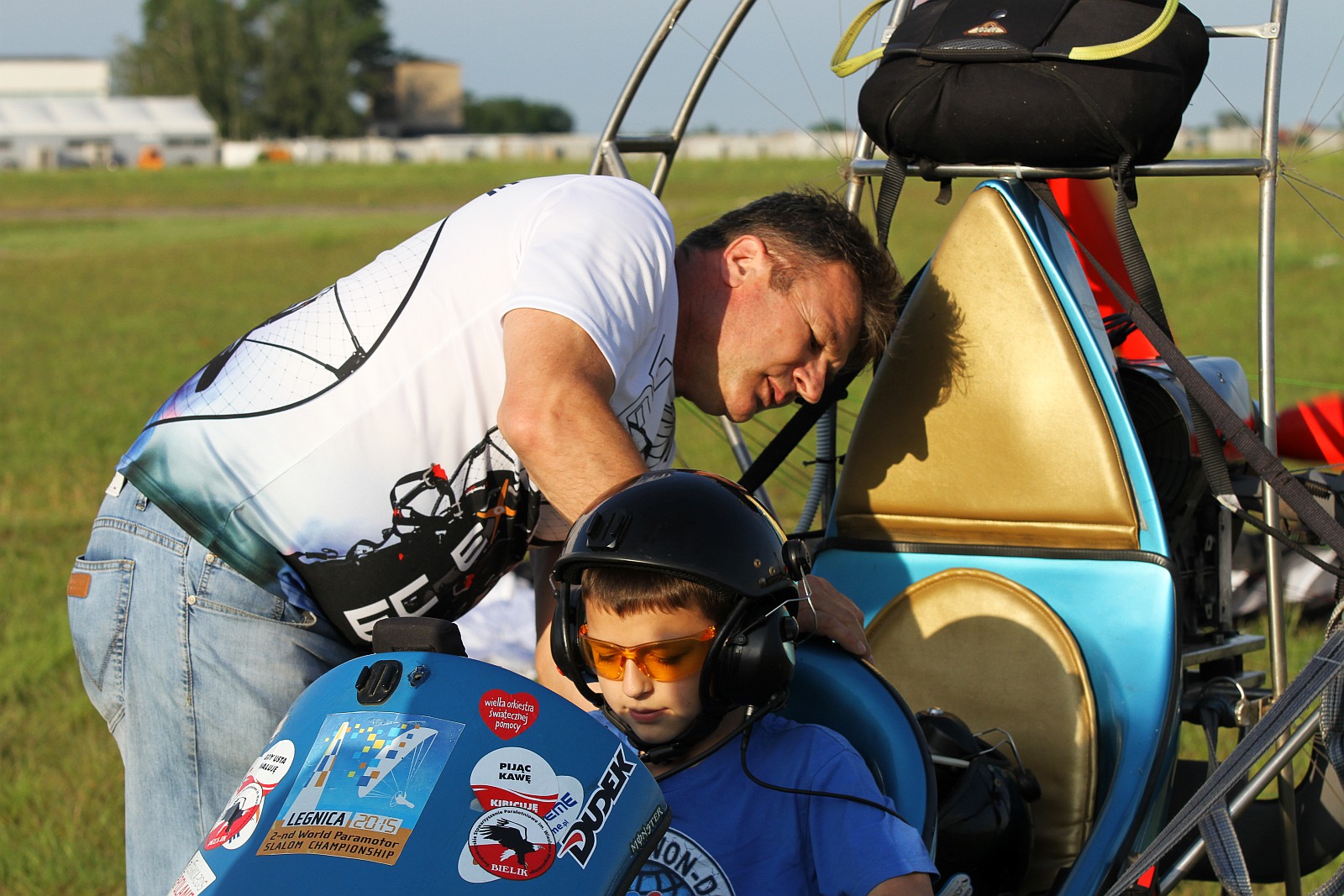 Zajęcia z legnickim pilotem „AnTonio” na lotnisku