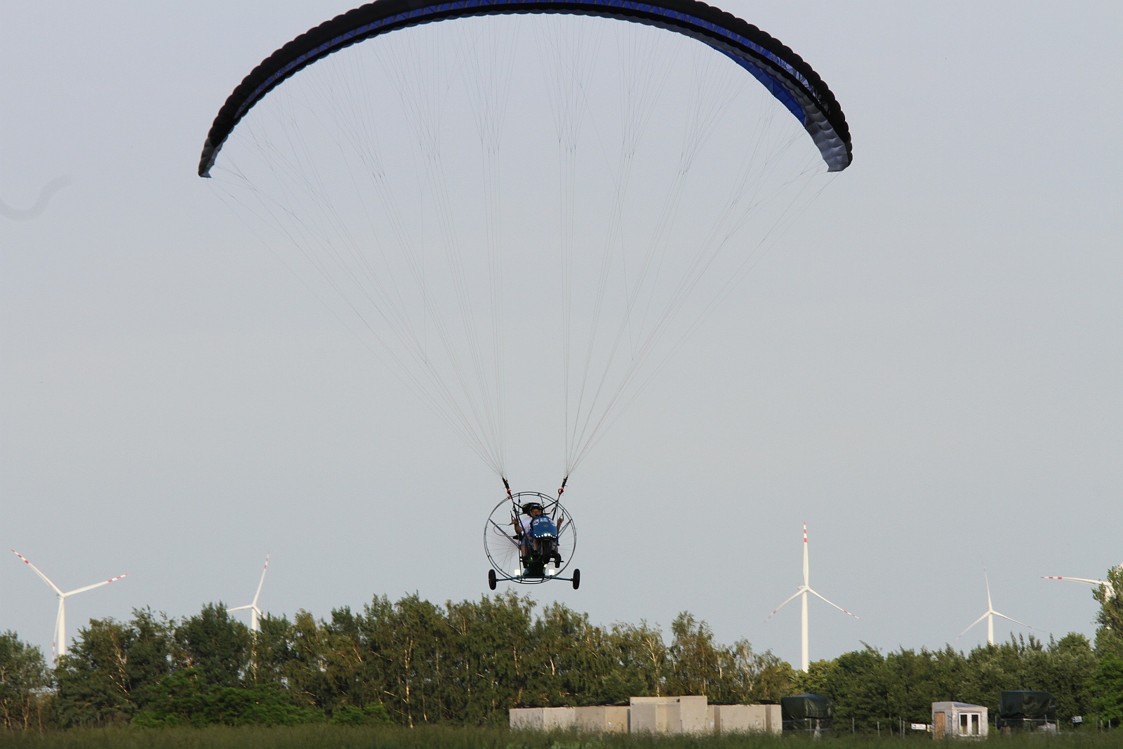 Zajęcia z legnickim pilotem „AnTonio” na lotnisku