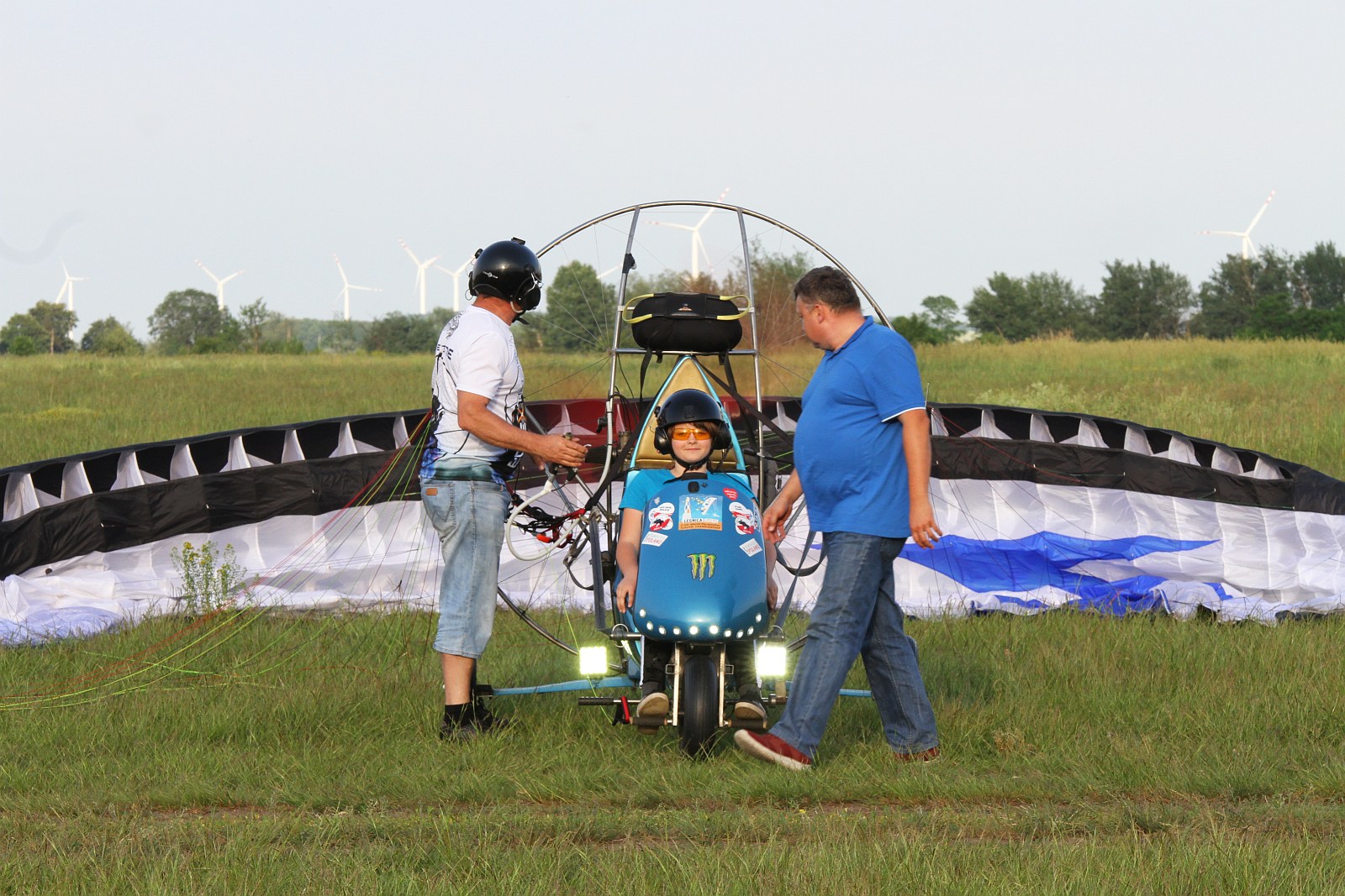 Zajęcia z legnickim pilotem „AnTonio” na lotnisku