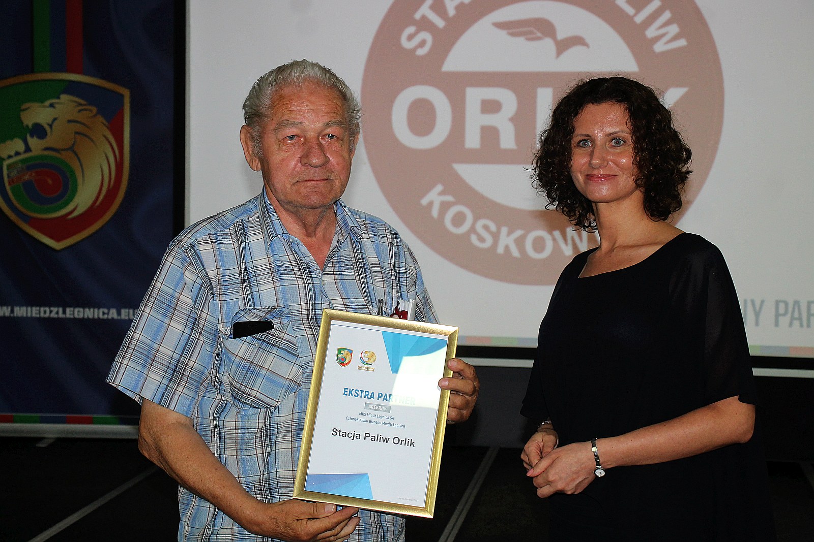Spotkanie biznesowe - rozdanie certyfikatów