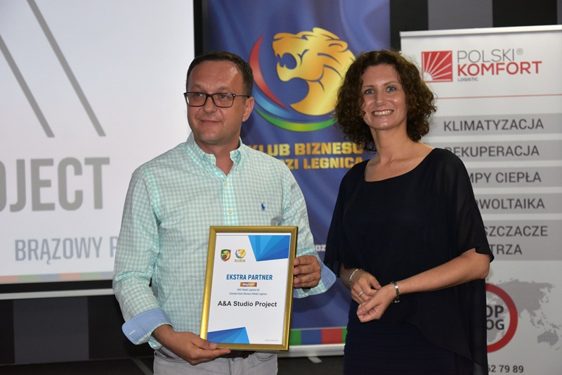 Spotkanie biznesowe - rozdanie certyfikatów