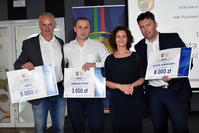 Spotkanie biznesowe - rozdanie certyfikatów