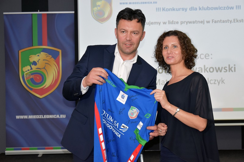 Spotkanie biznesowe - rozdanie certyfikatów