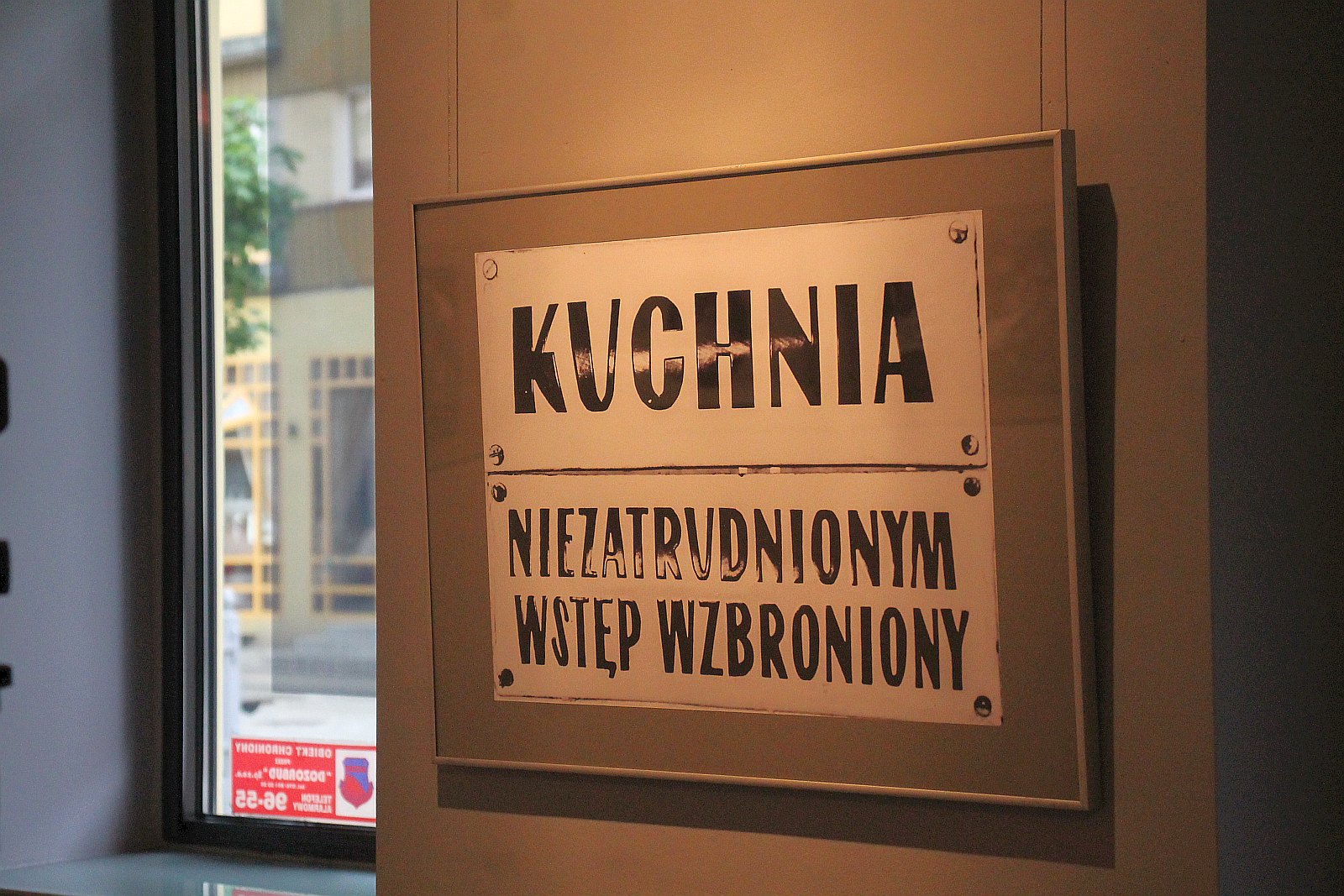 Drugi dzień legnickiego Satyrykonu. Kolejne występy i wernisaże