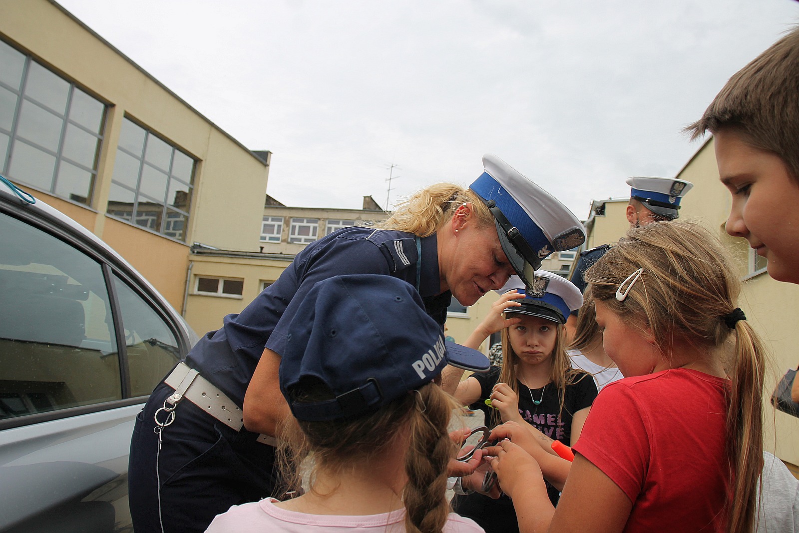 Festyn parafii Świętej Trójcy na gościnnym terenie SP nr 7