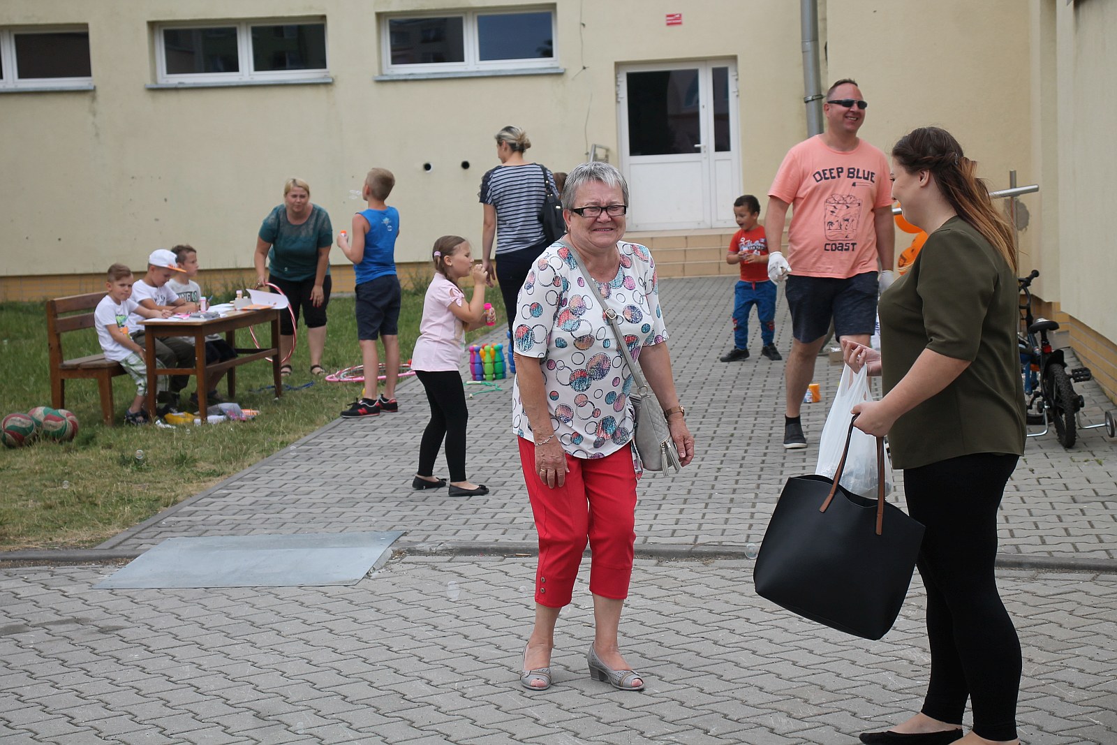 Festyn parafii Świętej Trójcy na gościnnym terenie SP nr 7